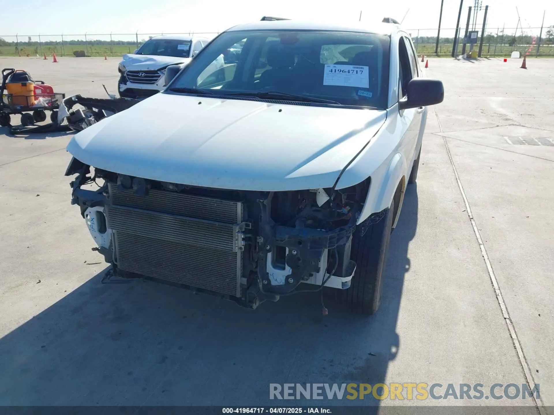 6 Photograph of a damaged car 3C4PDCBB1KT835453 DODGE JOURNEY 2019