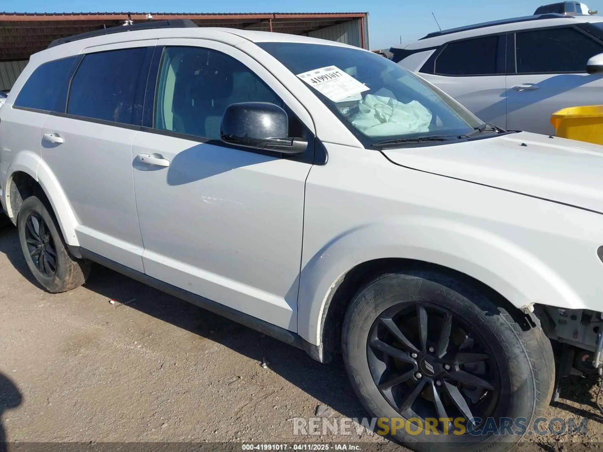 13 Photograph of a damaged car 3C4PDCBB1KT845139 DODGE JOURNEY 2019