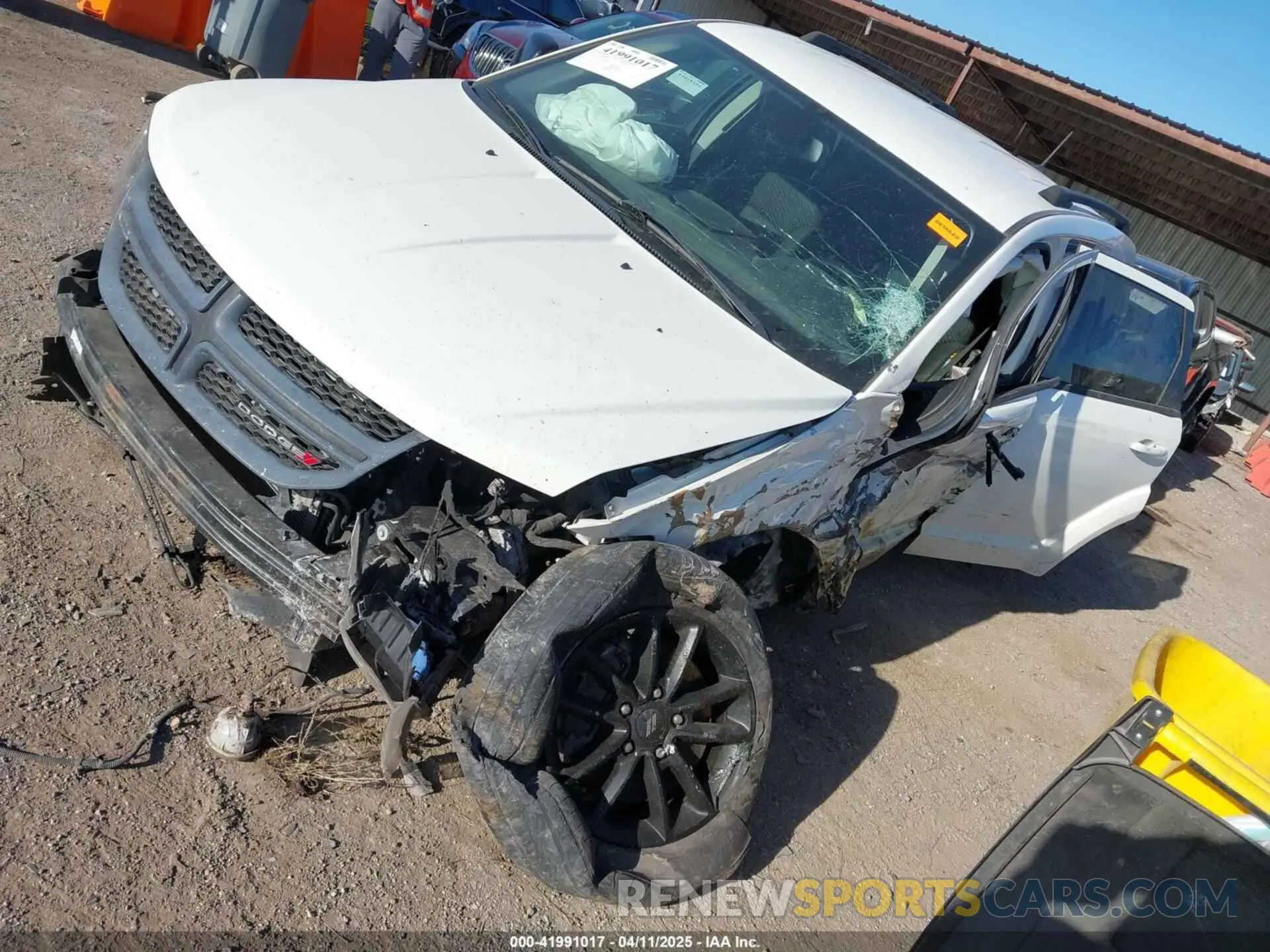 2 Photograph of a damaged car 3C4PDCBB1KT845139 DODGE JOURNEY 2019