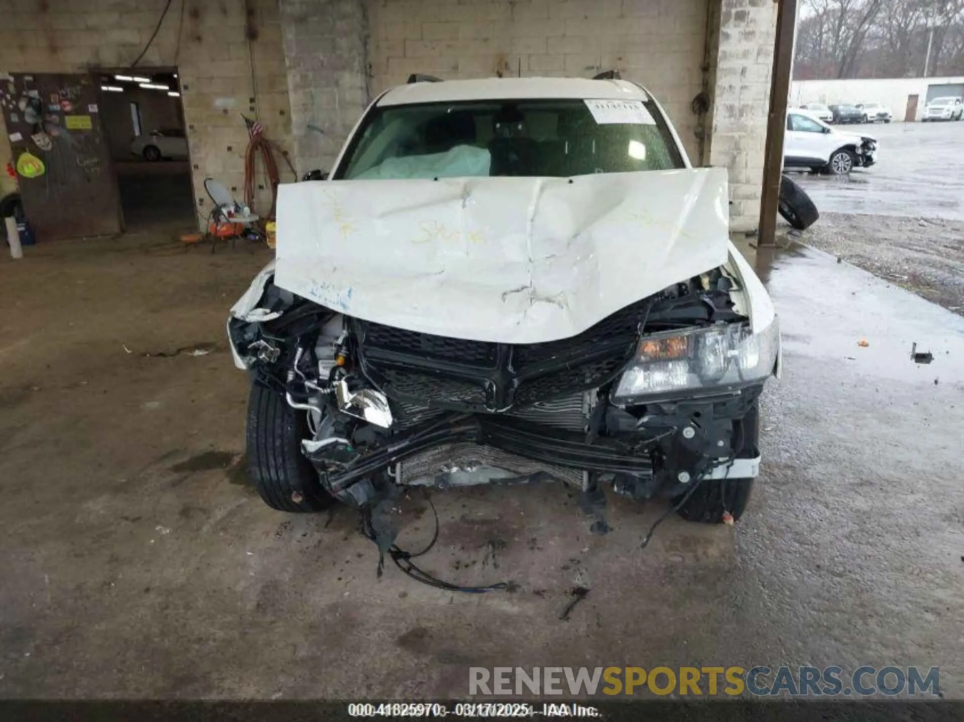13 Photograph of a damaged car 3C4PDCBB1KT853340 DODGE JOURNEY 2019
