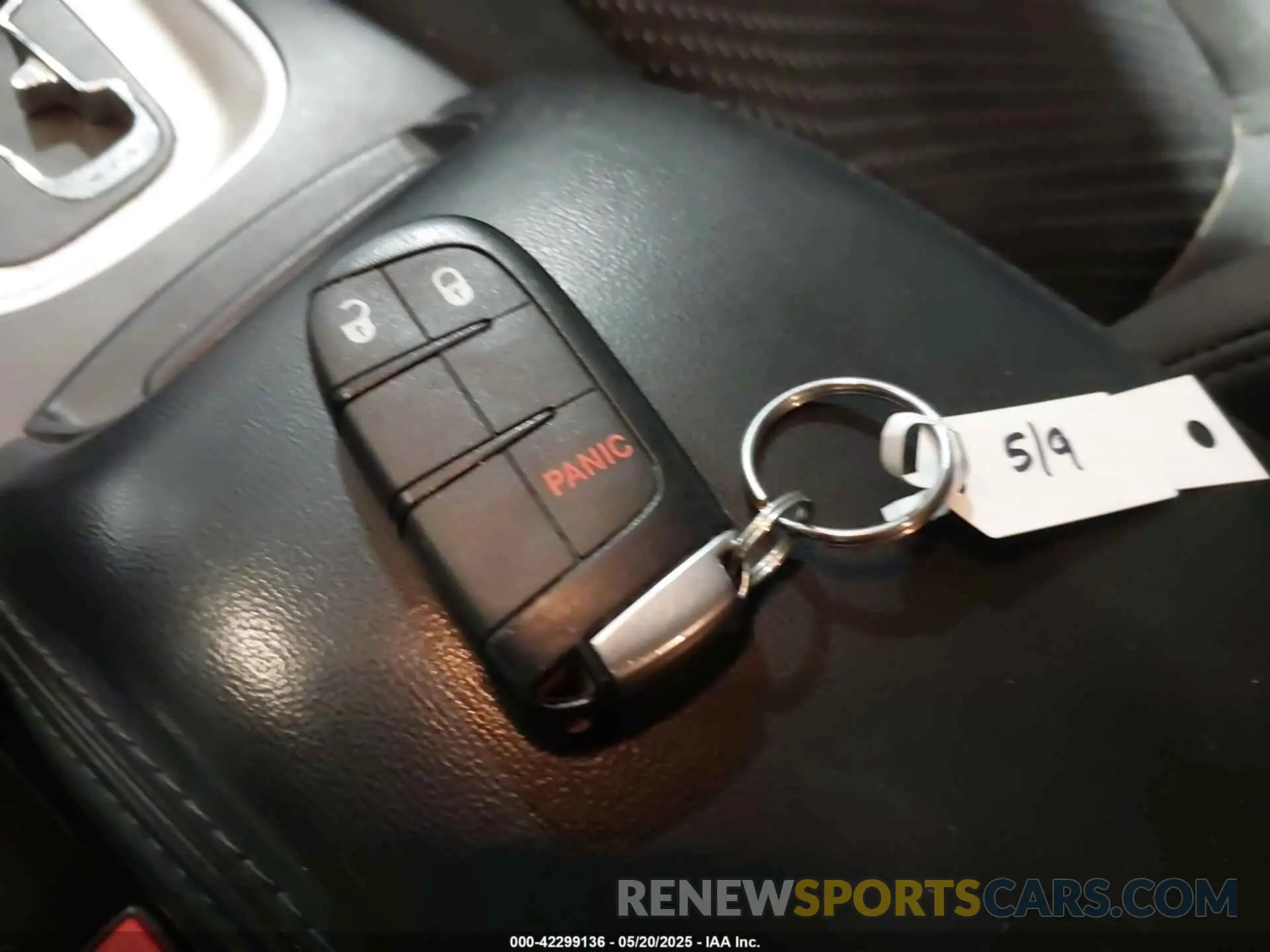 11 Photograph of a damaged car 3C4PDCBB1KT863253 DODGE JOURNEY 2019
