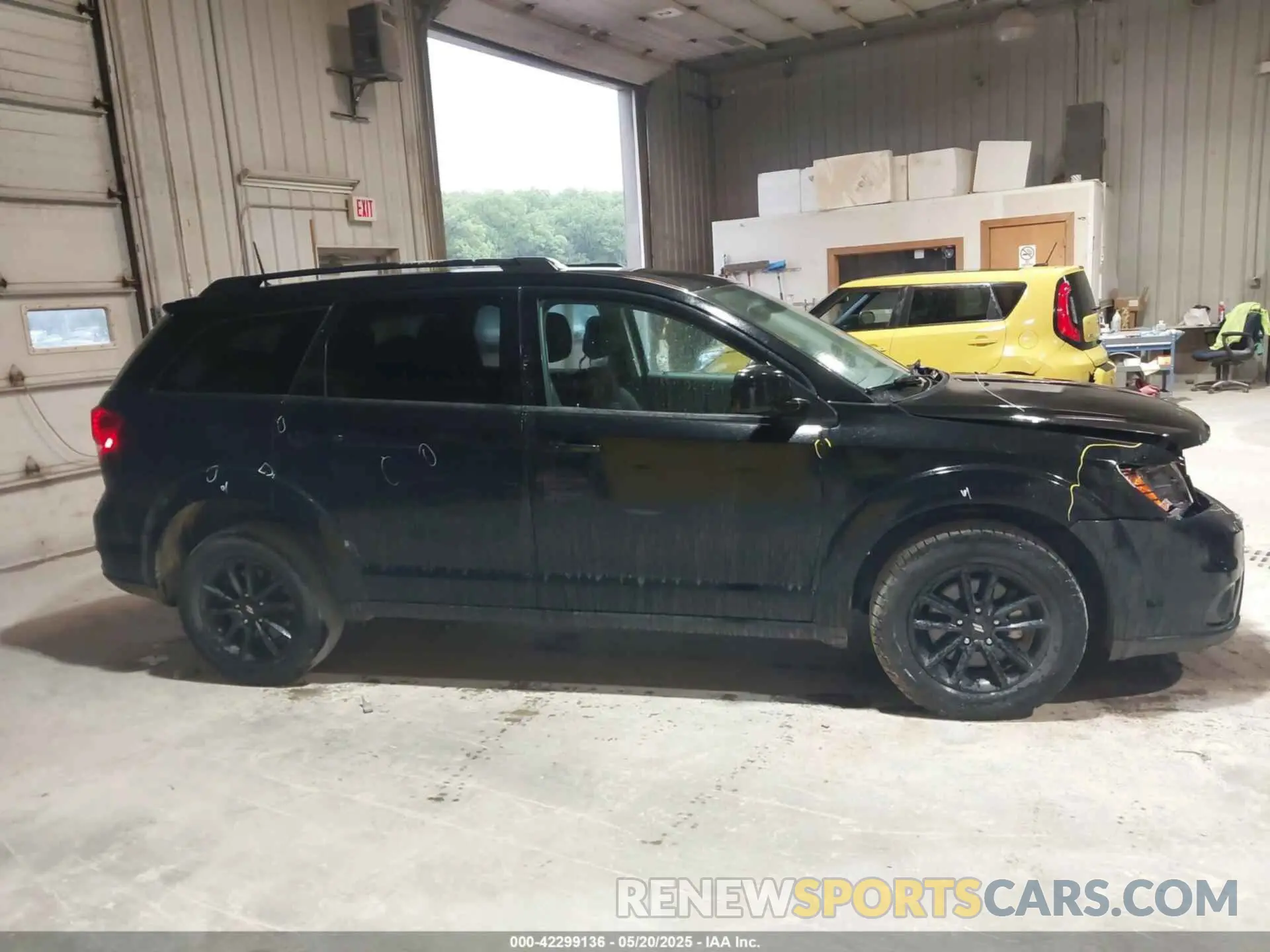13 Photograph of a damaged car 3C4PDCBB1KT863253 DODGE JOURNEY 2019