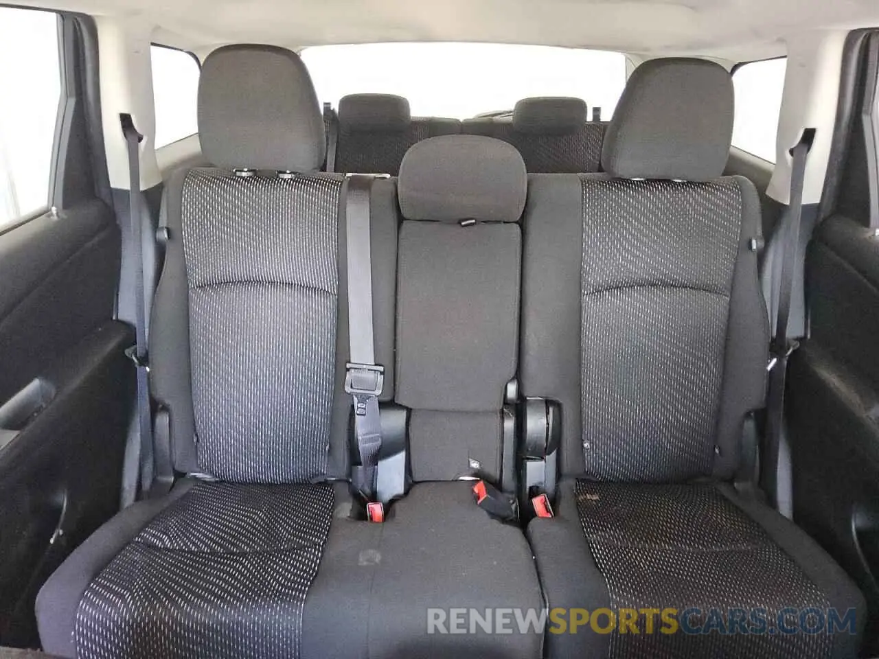 10 Photograph of a damaged car 3C4PDCBB1KT863978 DODGE JOURNEY 2019