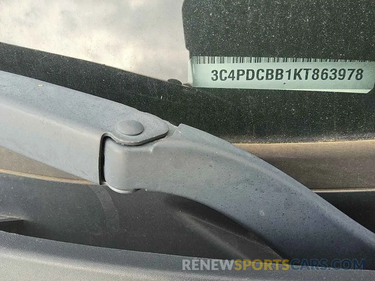 13 Photograph of a damaged car 3C4PDCBB1KT863978 DODGE JOURNEY 2019