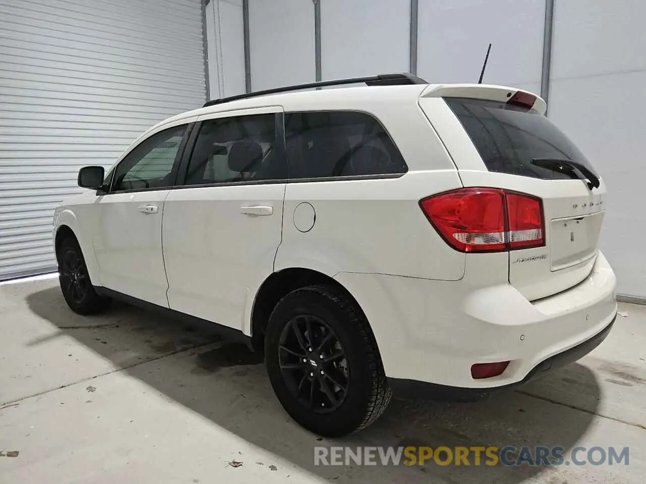 2 Photograph of a damaged car 3C4PDCBB1KT863978 DODGE JOURNEY 2019