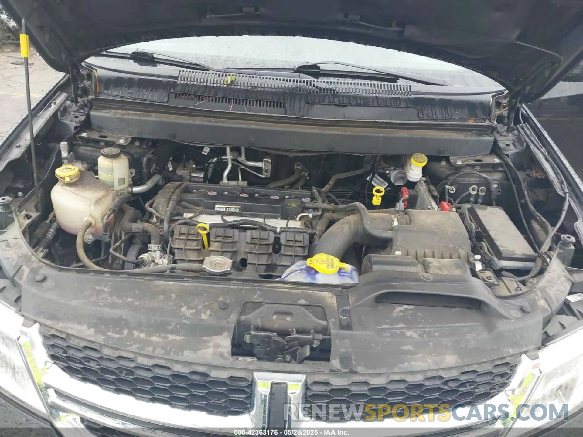 10 Photograph of a damaged car 3C4PDCBB1KT870039 DODGE JOURNEY 2019