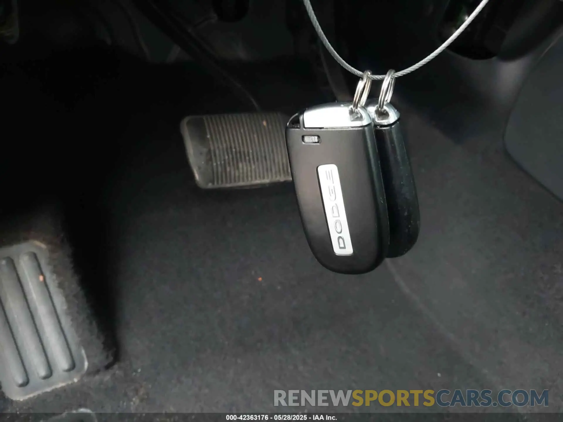11 Photograph of a damaged car 3C4PDCBB1KT870039 DODGE JOURNEY 2019