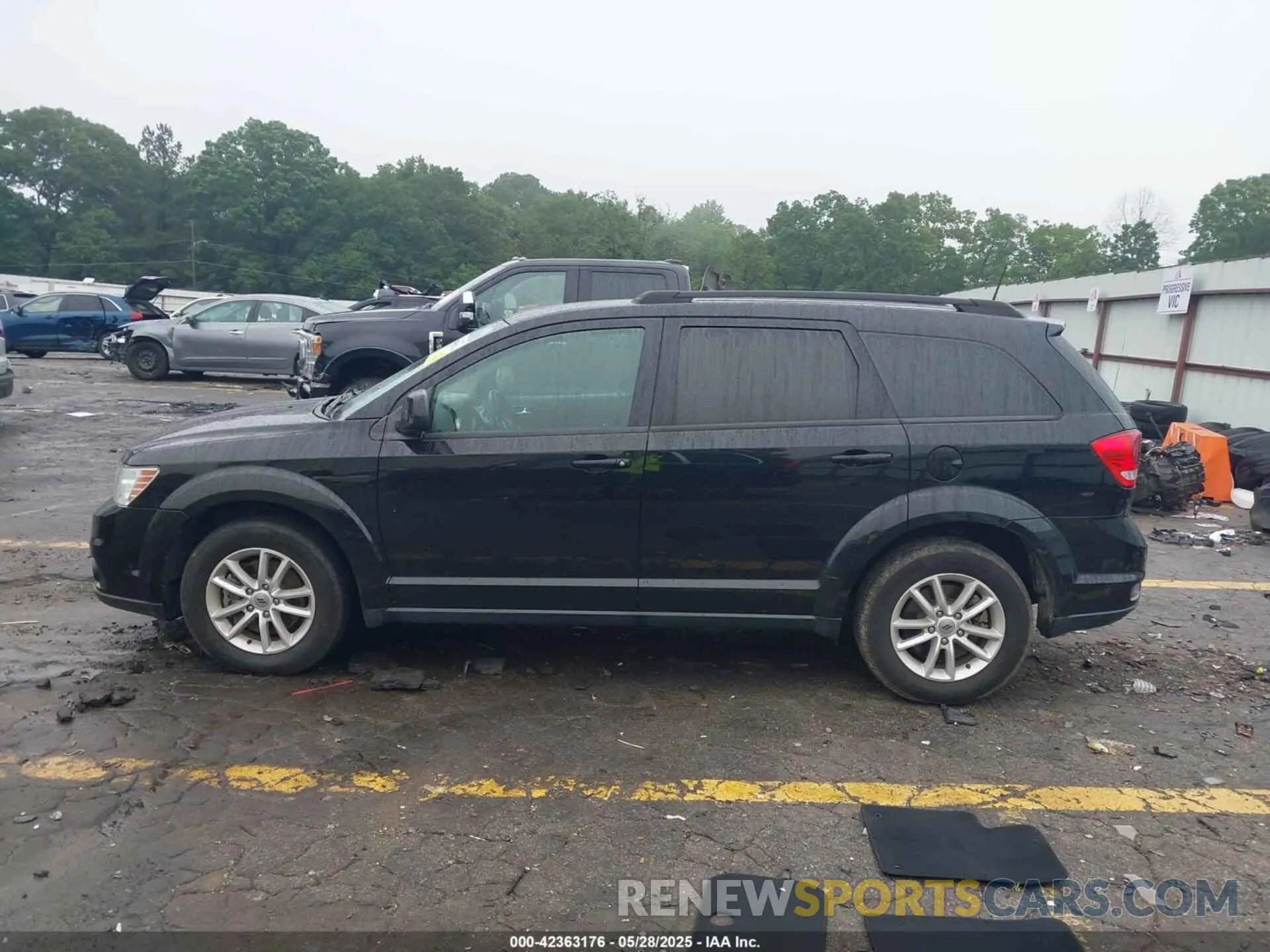 14 Photograph of a damaged car 3C4PDCBB1KT870039 DODGE JOURNEY 2019