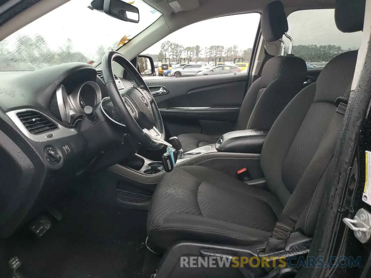 7 Photograph of a damaged car 3C4PDCBB2KT686972 DODGE JOURNEY 2019