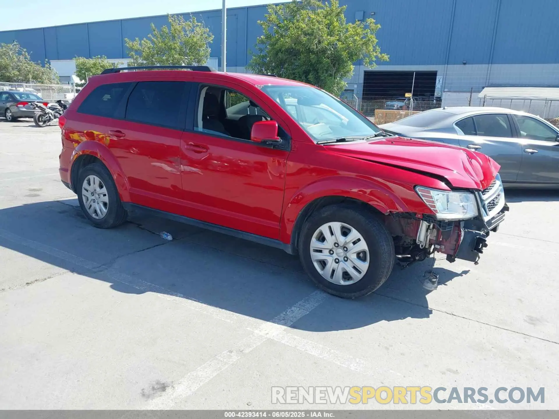 1 Photograph of a damaged car 3C4PDCBB2KT798672 DODGE JOURNEY 2019