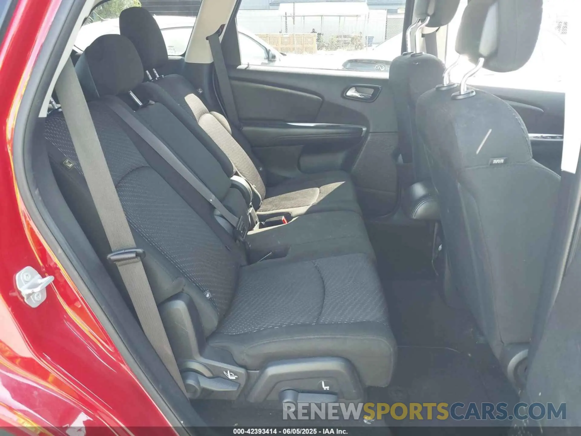 8 Photograph of a damaged car 3C4PDCBB2KT798672 DODGE JOURNEY 2019