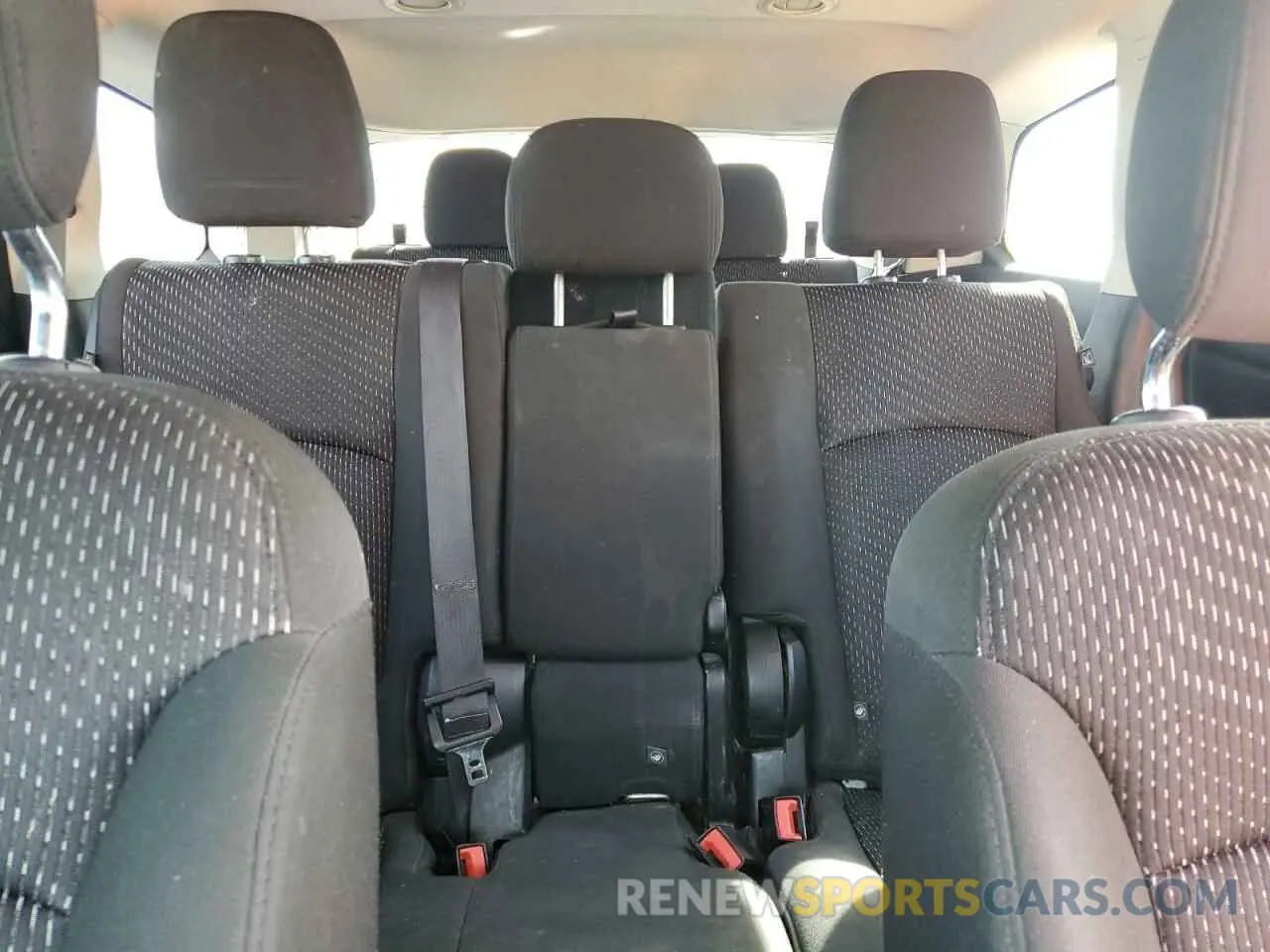 10 Photograph of a damaged car 3C4PDCBB2KT821156 DODGE JOURNEY 2019
