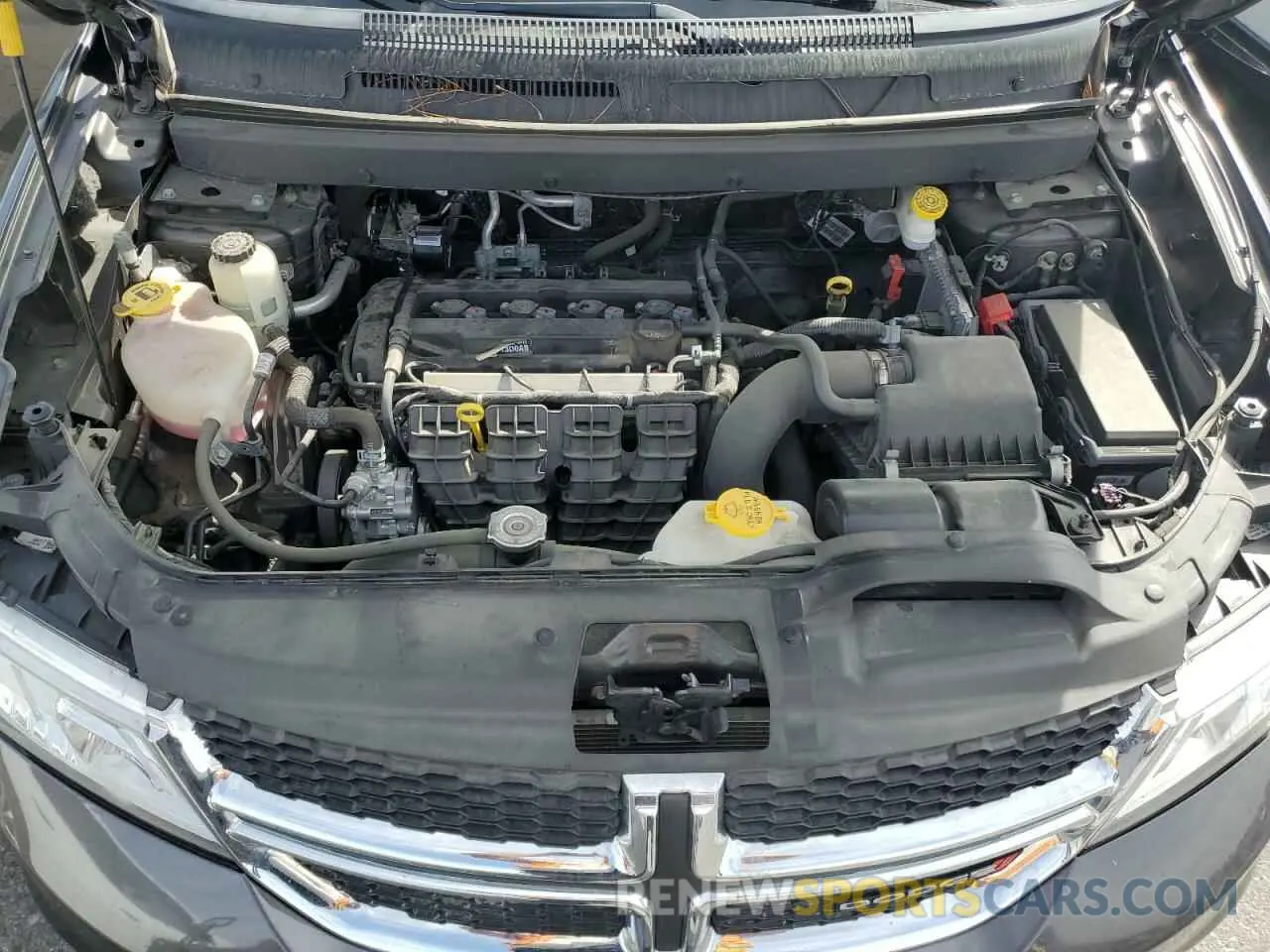 12 Photograph of a damaged car 3C4PDCBB2KT821156 DODGE JOURNEY 2019