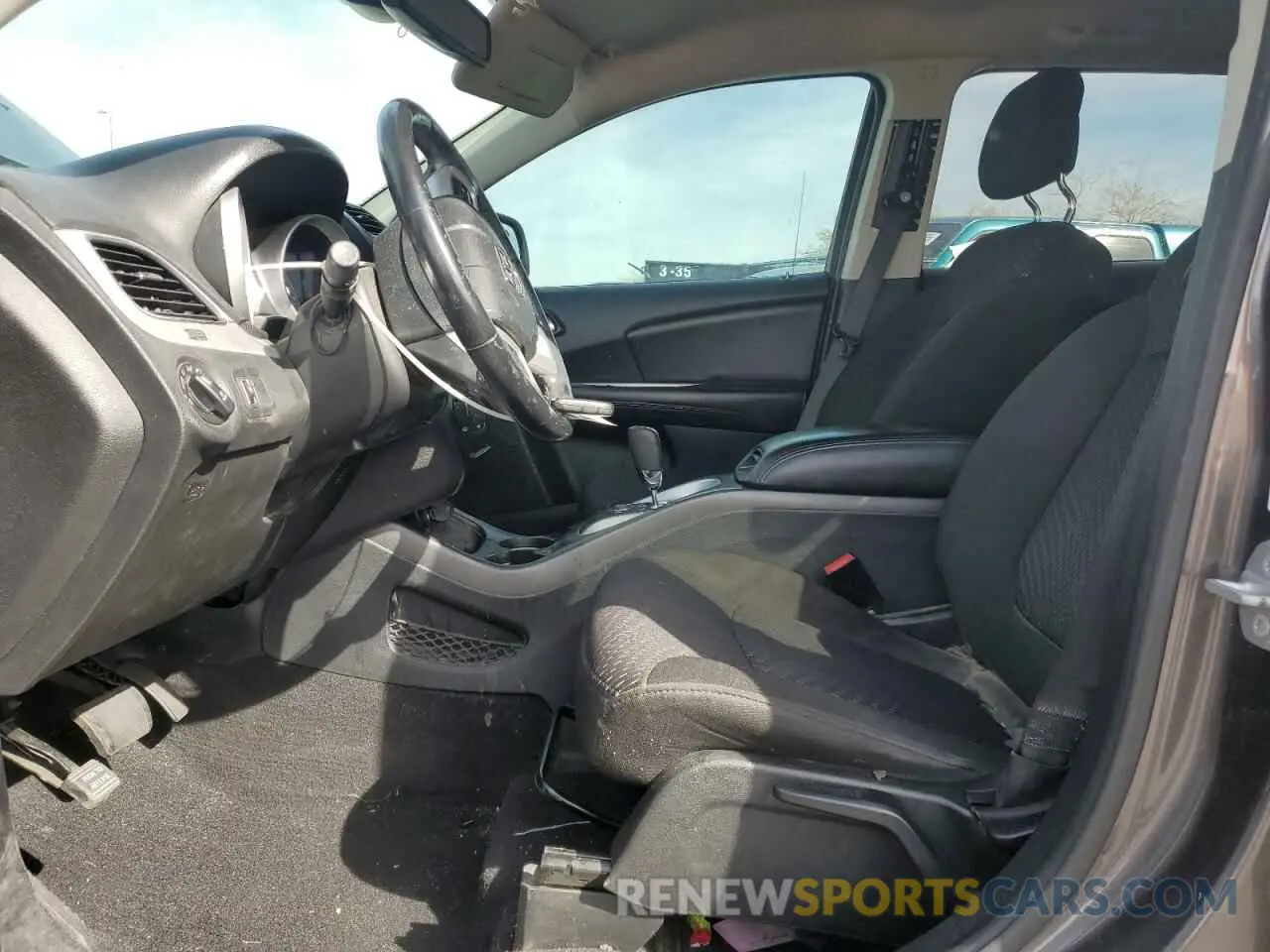 7 Photograph of a damaged car 3C4PDCBB2KT821156 DODGE JOURNEY 2019