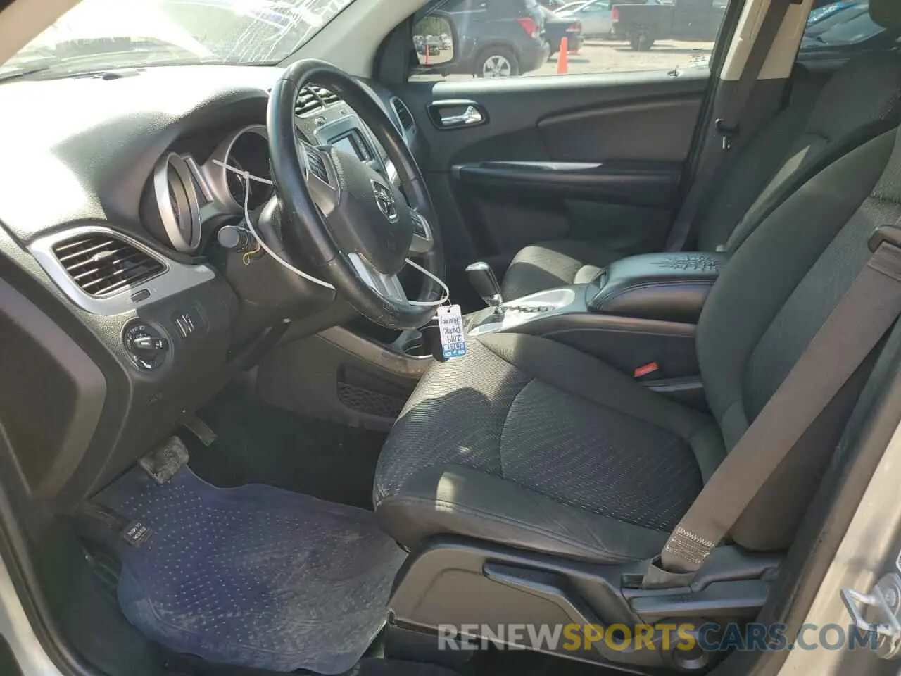7 Photograph of a damaged car 3C4PDCBB2KT856876 DODGE JOURNEY 2019