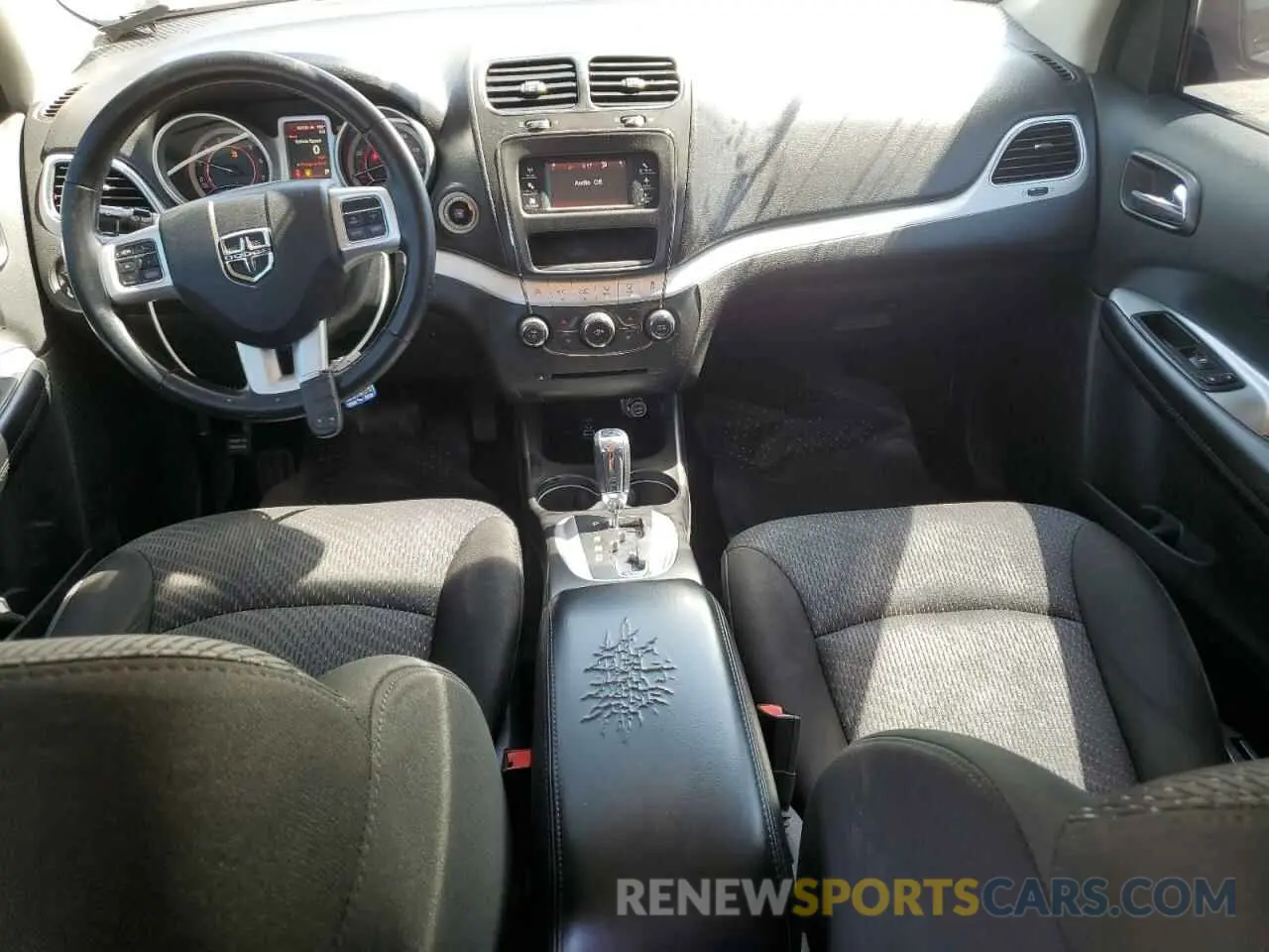 8 Photograph of a damaged car 3C4PDCBB2KT856876 DODGE JOURNEY 2019