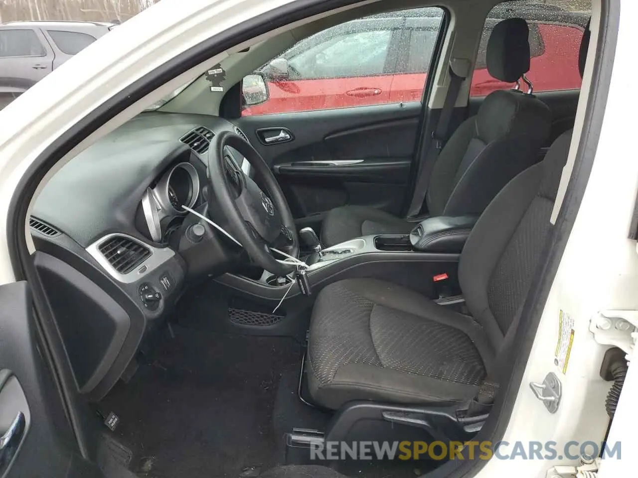 7 Photograph of a damaged car 3C4PDCBB2KT867201 DODGE JOURNEY 2019