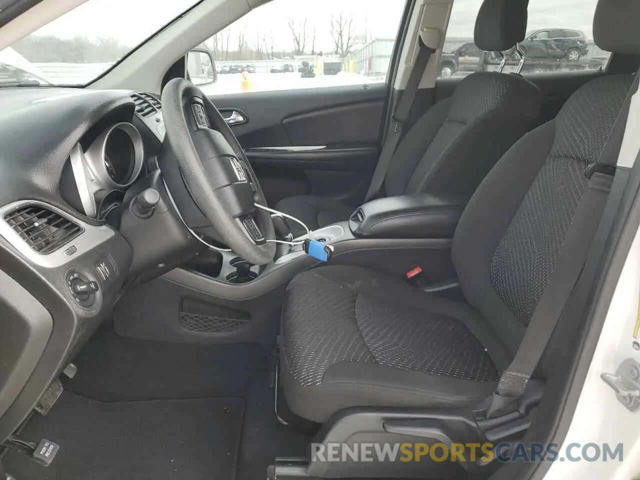 7 Photograph of a damaged car 3C4PDCBB2KT871300 DODGE JOURNEY 2019