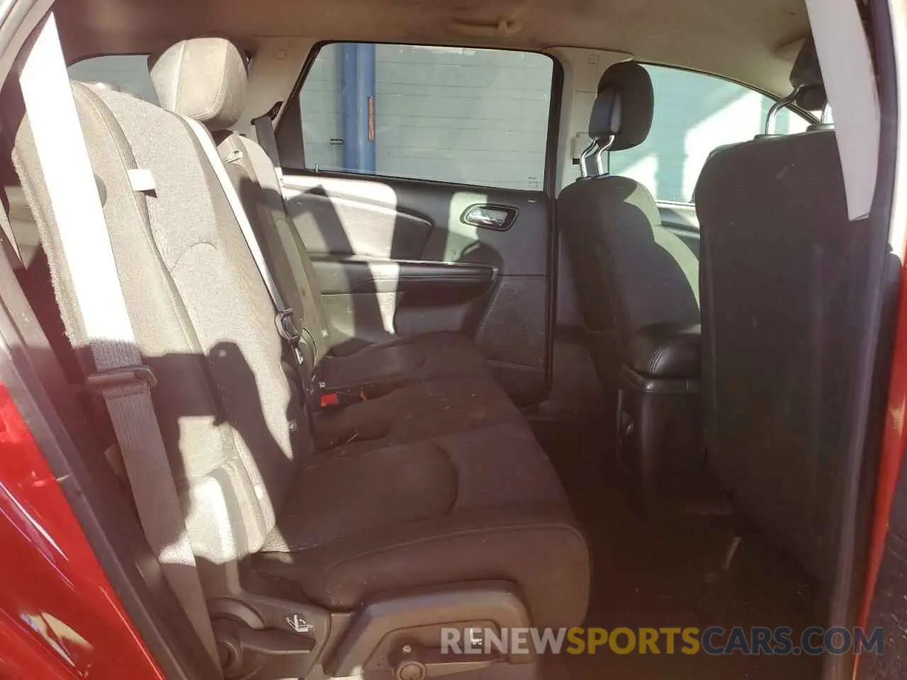 11 Photograph of a damaged car 3C4PDCBB3KT804155 DODGE JOURNEY 2019