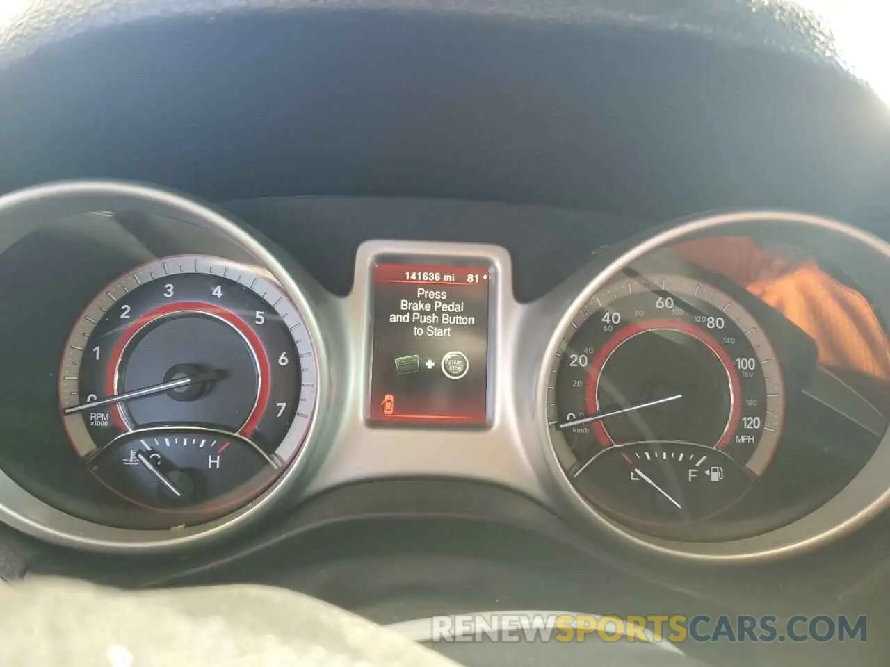 9 Photograph of a damaged car 3C4PDCBB3KT804155 DODGE JOURNEY 2019