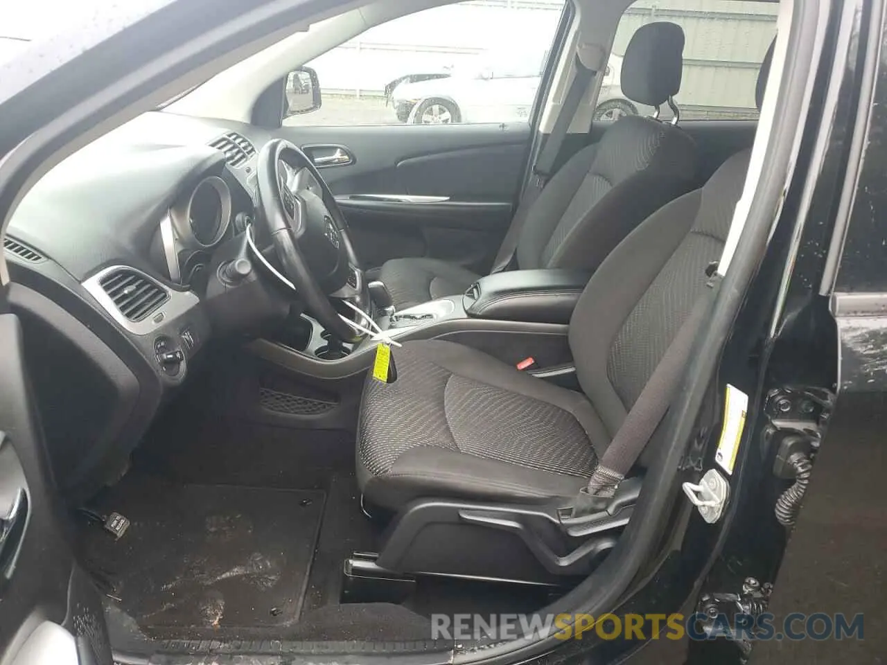 7 Photograph of a damaged car 3C4PDCBB3KT860516 DODGE JOURNEY 2019