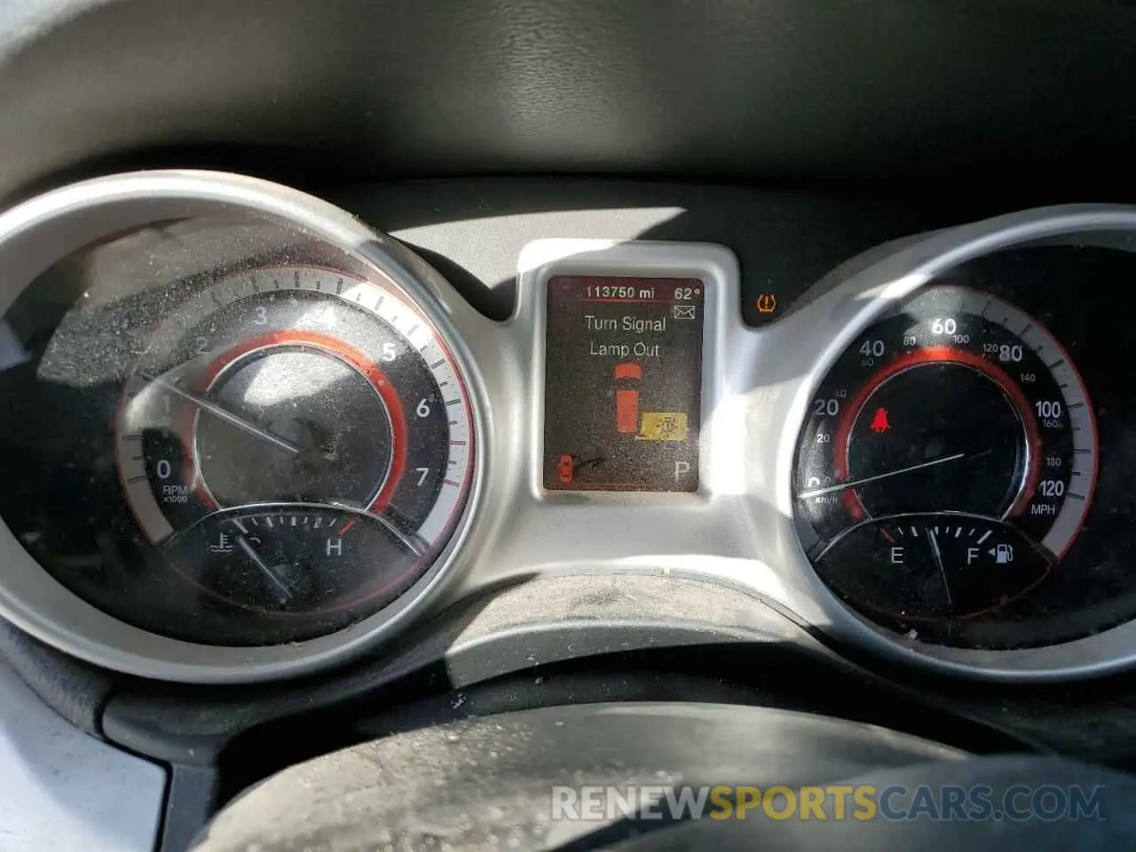 9 Photograph of a damaged car 3C4PDCBB3KT866512 DODGE JOURNEY 2019