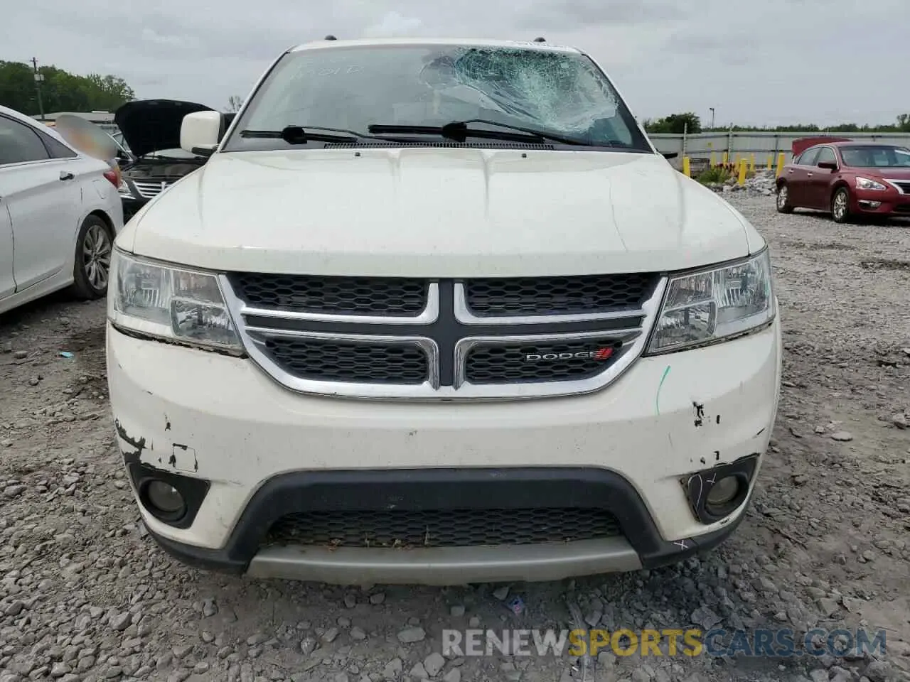5 Photograph of a damaged car 3C4PDCBB4KT719132 DODGE JOURNEY 2019
