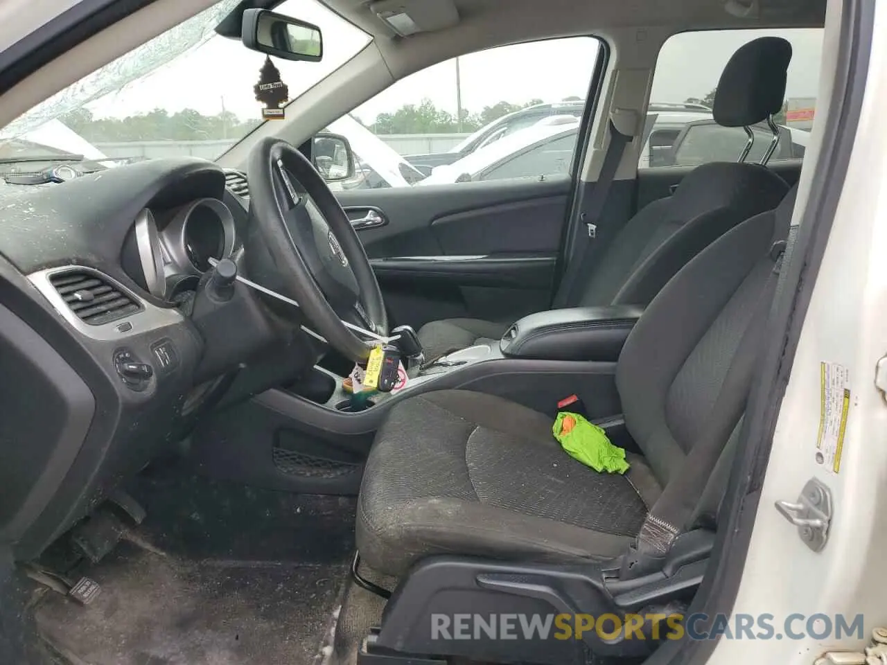 7 Photograph of a damaged car 3C4PDCBB4KT719132 DODGE JOURNEY 2019