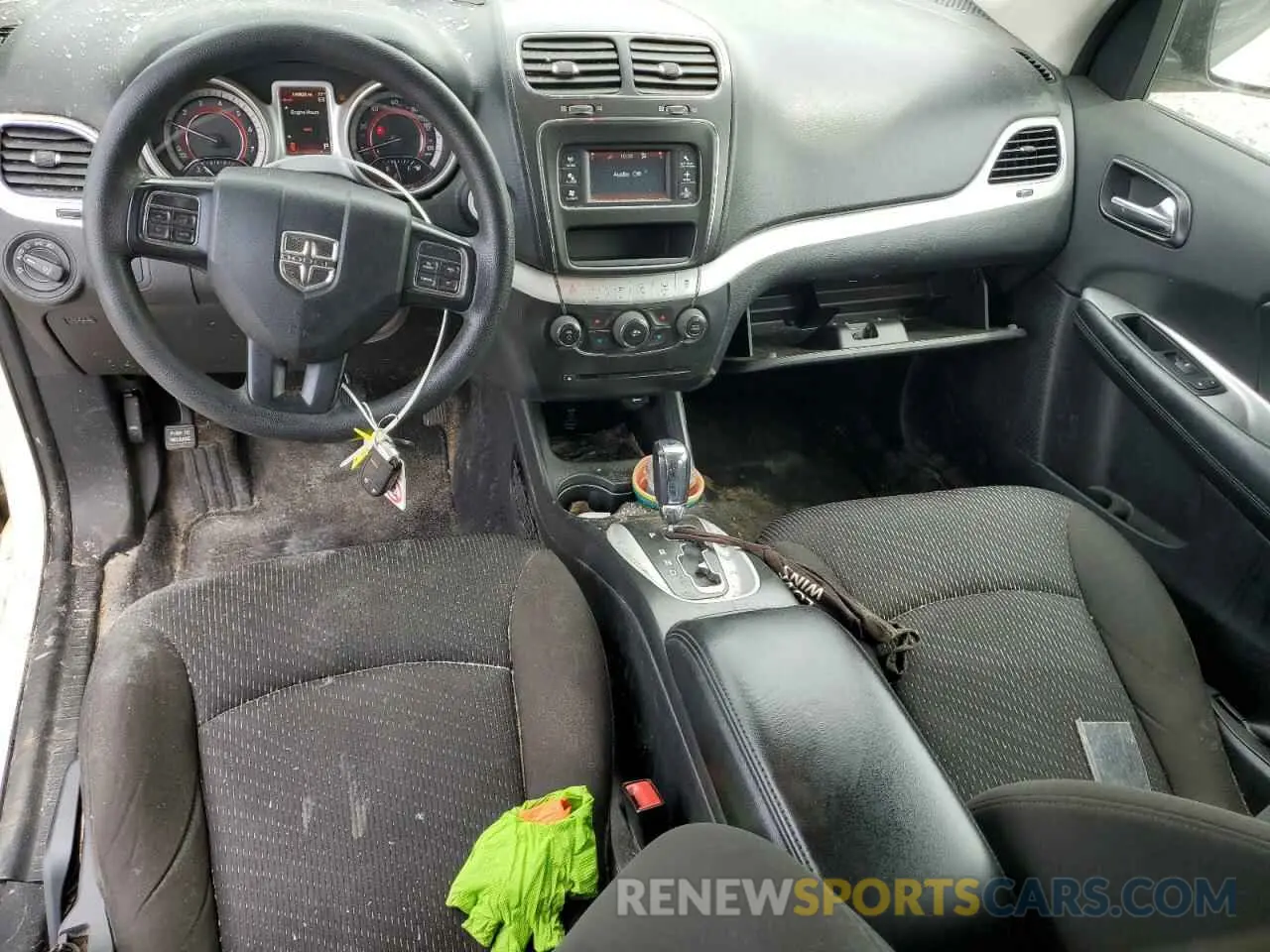 8 Photograph of a damaged car 3C4PDCBB4KT719132 DODGE JOURNEY 2019