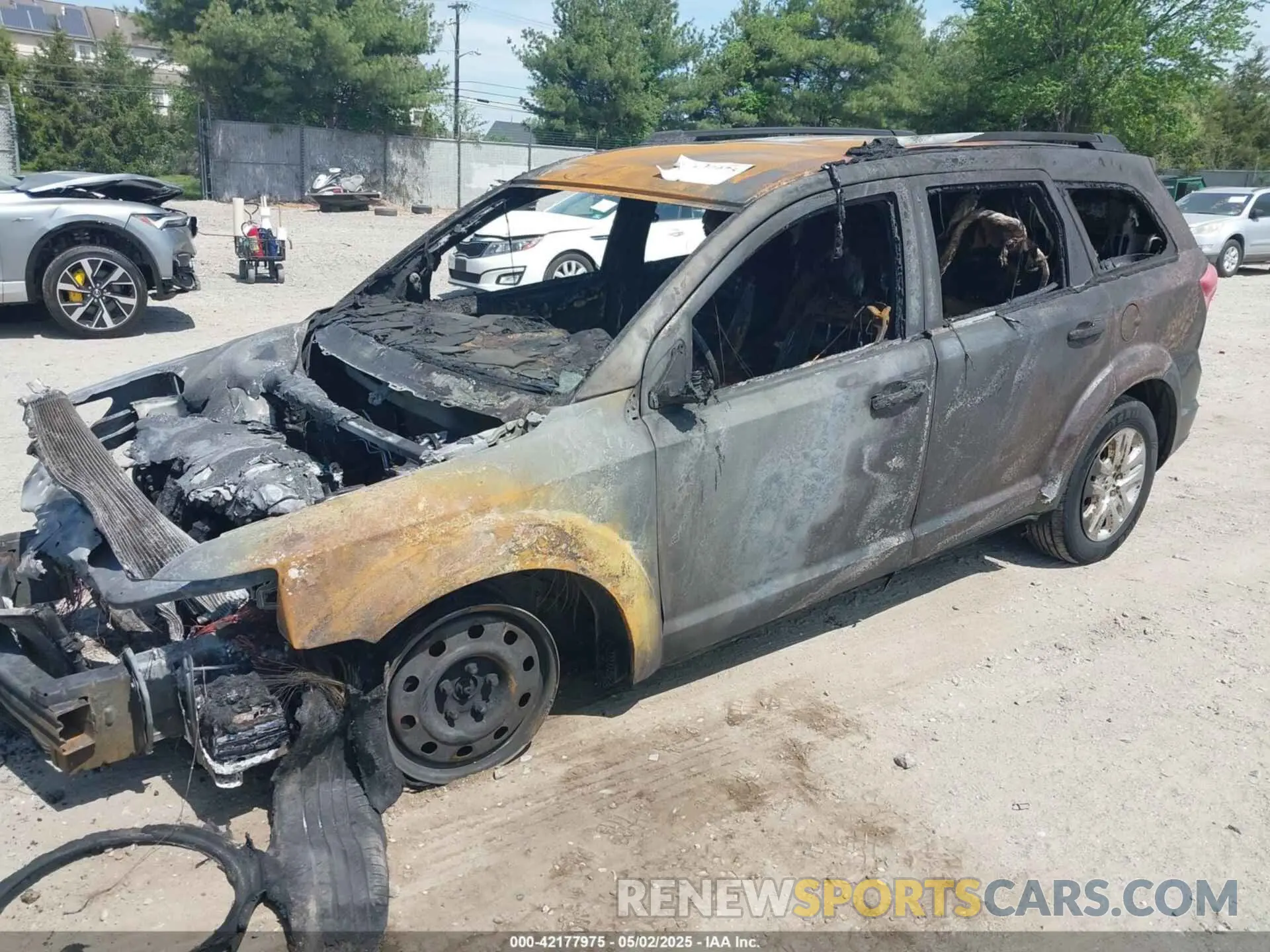 2 Photograph of a damaged car 3C4PDCBB4KT732026 DODGE JOURNEY 2019