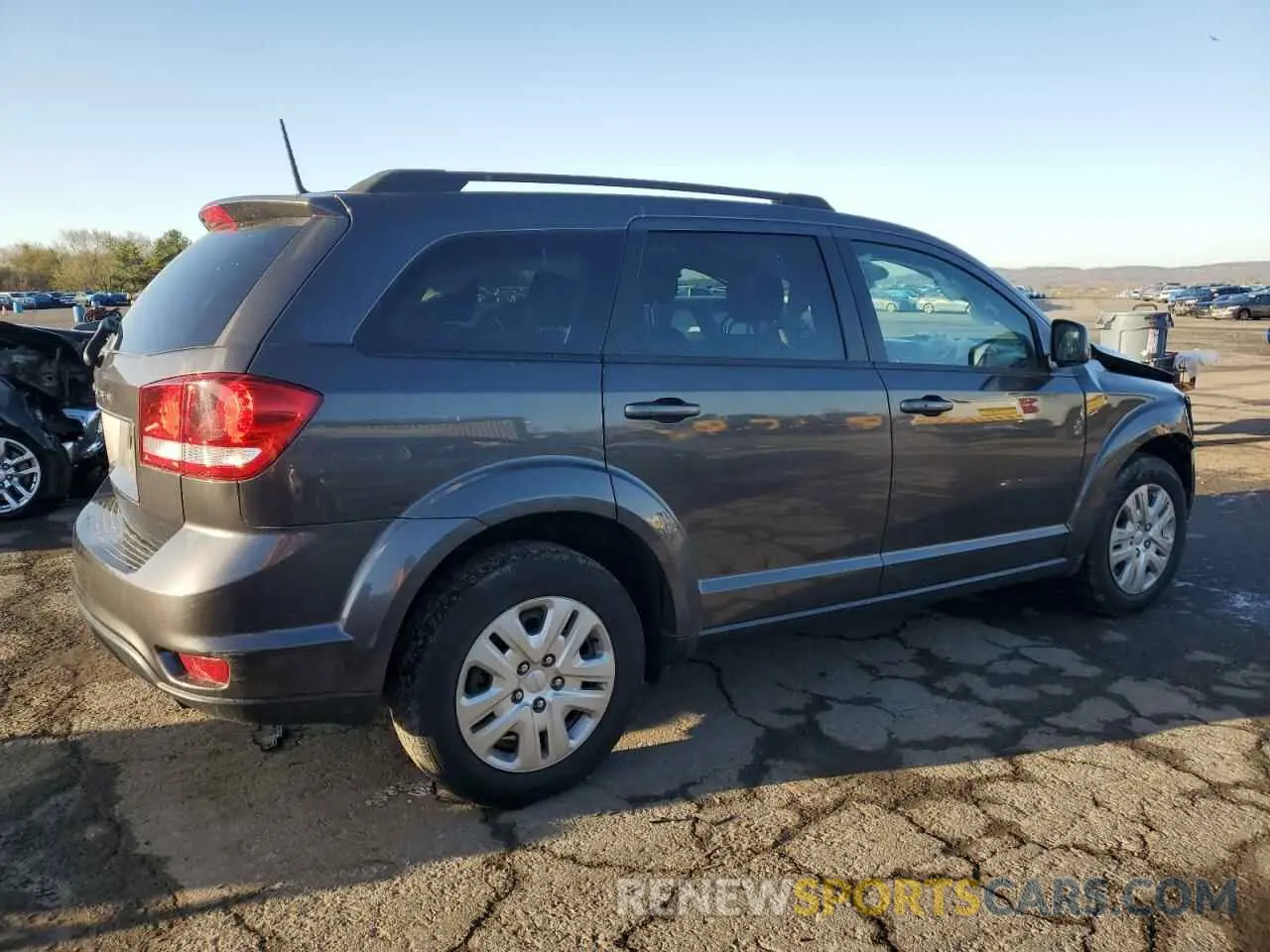 3 Photograph of a damaged car 3C4PDCBB4KT845488 DODGE JOURNEY 2019