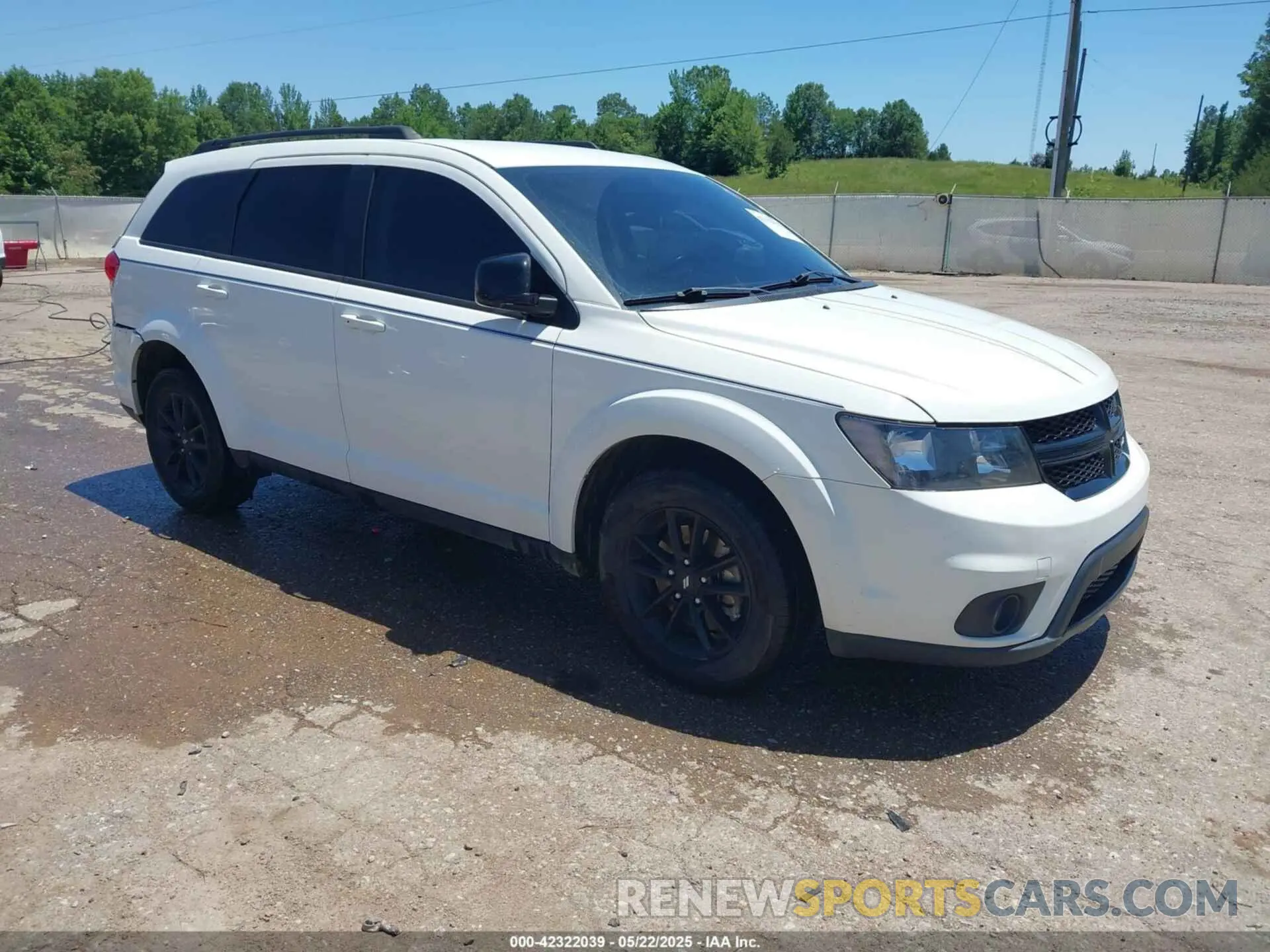 1 Photograph of a damaged car 3C4PDCBB4KT862579 DODGE JOURNEY 2019