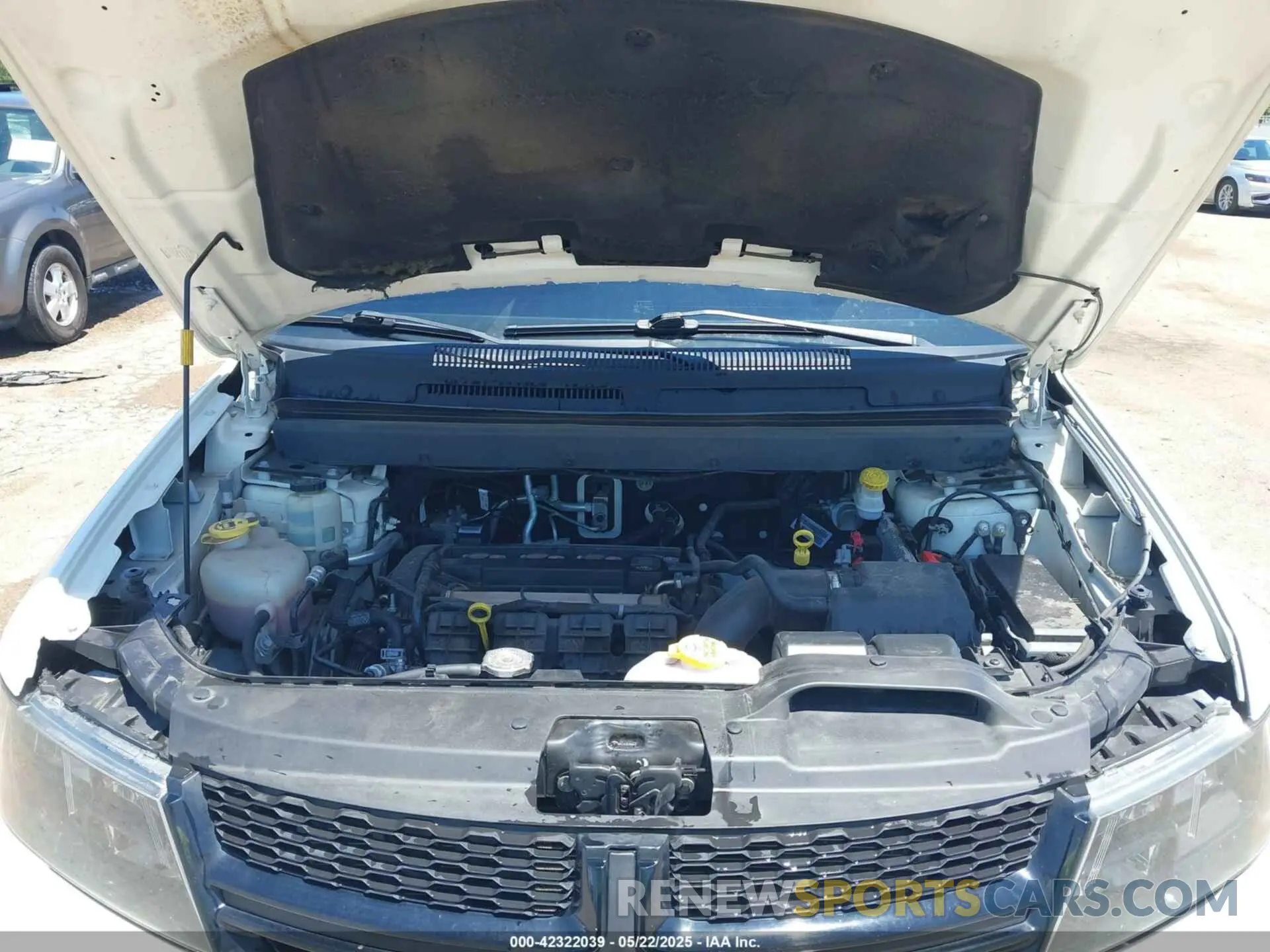 10 Photograph of a damaged car 3C4PDCBB4KT862579 DODGE JOURNEY 2019