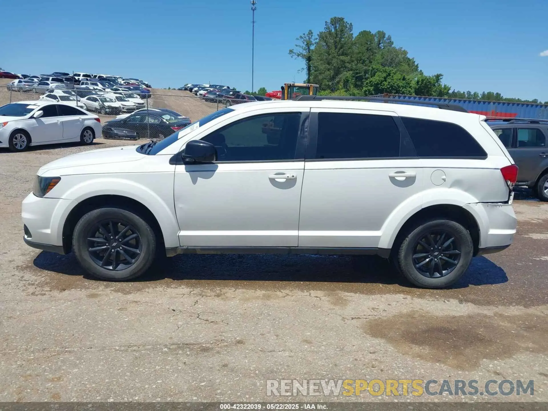 14 Photograph of a damaged car 3C4PDCBB4KT862579 DODGE JOURNEY 2019