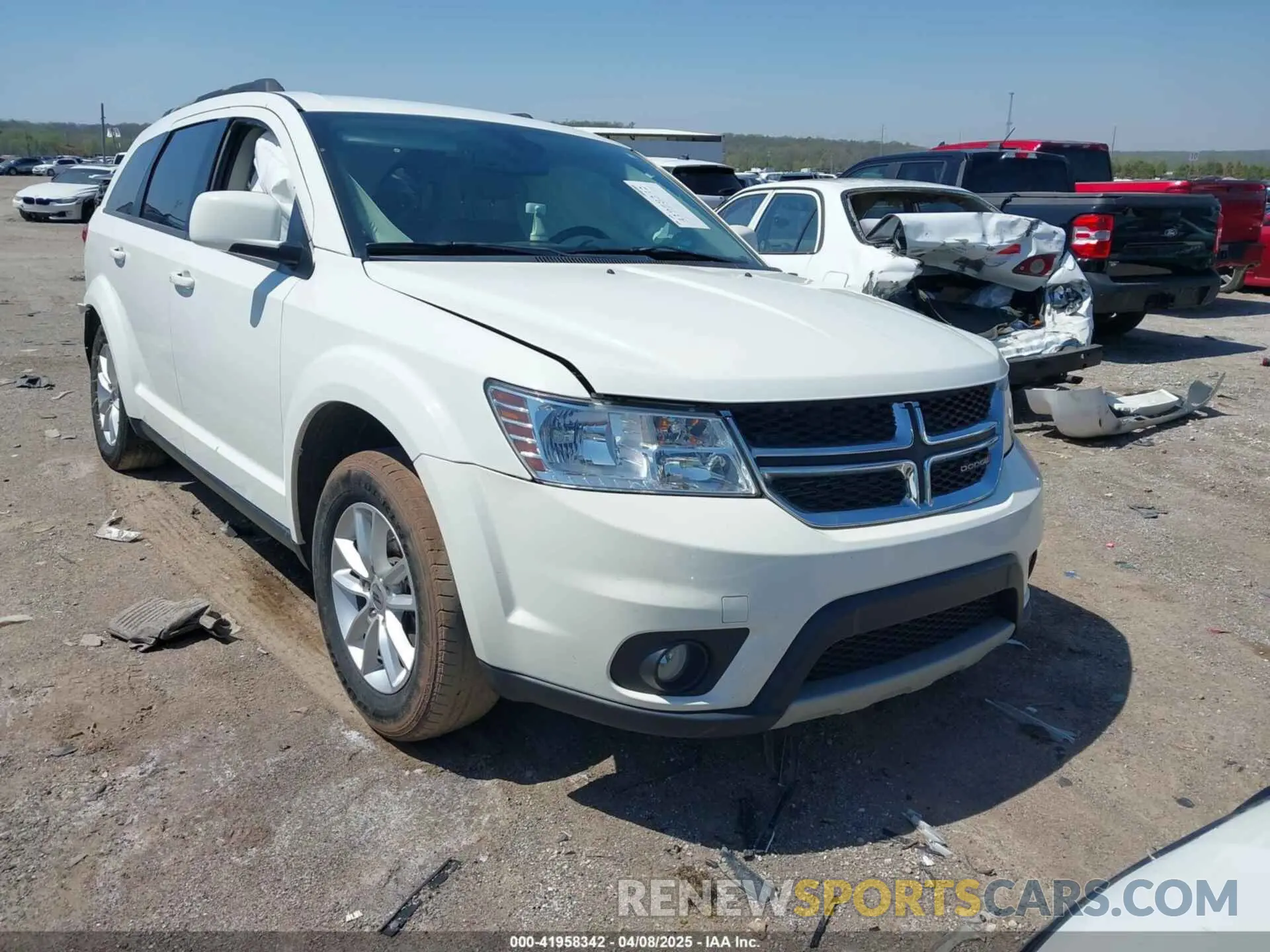 1 Photograph of a damaged car 3C4PDCBB4KT866941 DODGE JOURNEY 2019