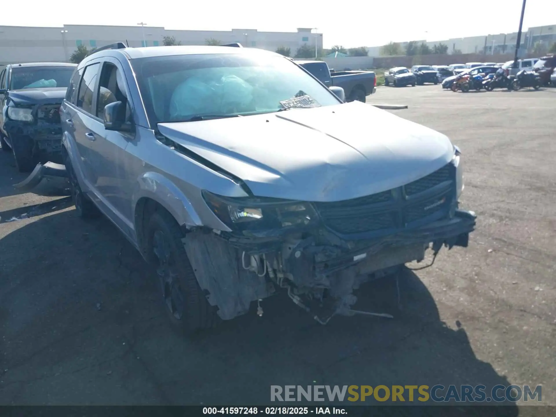 1 Photograph of a damaged car 3C4PDCBB5KT687131 DODGE JOURNEY 2019