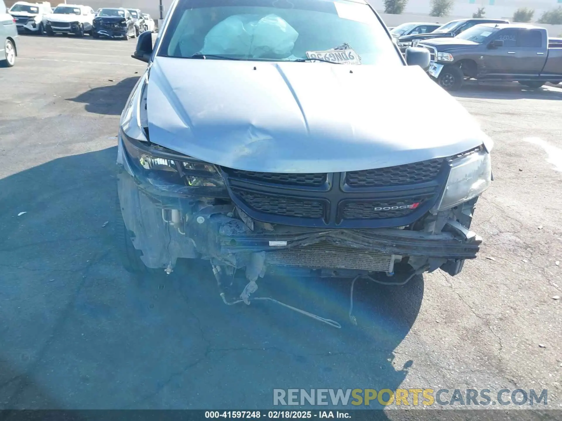 10 Photograph of a damaged car 3C4PDCBB5KT687131 DODGE JOURNEY 2019