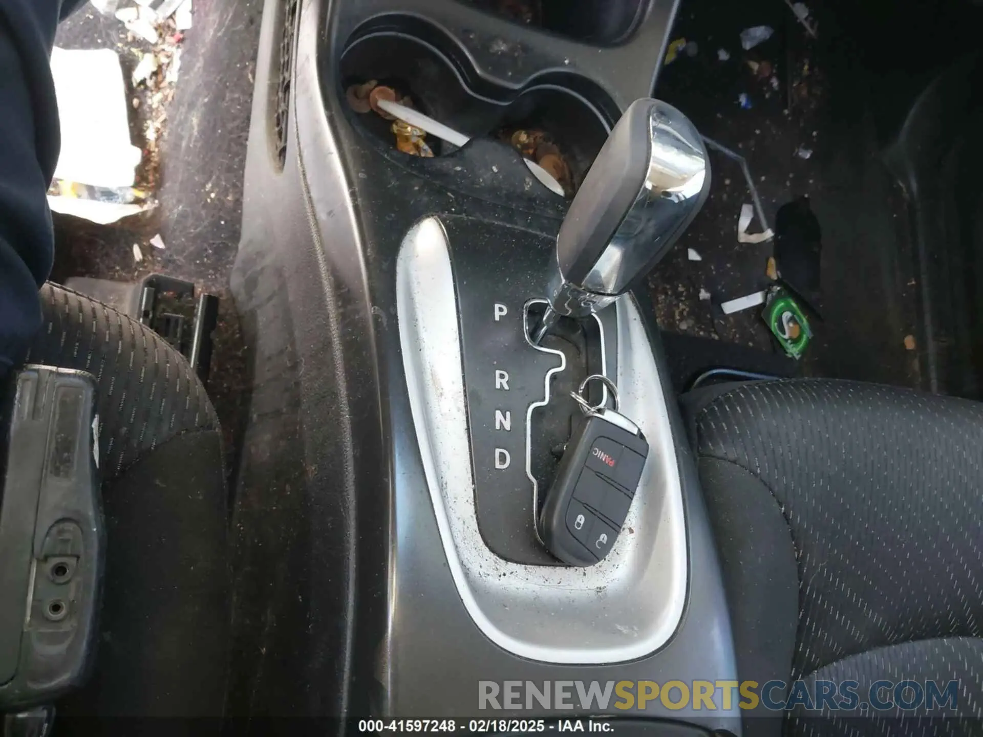 11 Photograph of a damaged car 3C4PDCBB5KT687131 DODGE JOURNEY 2019