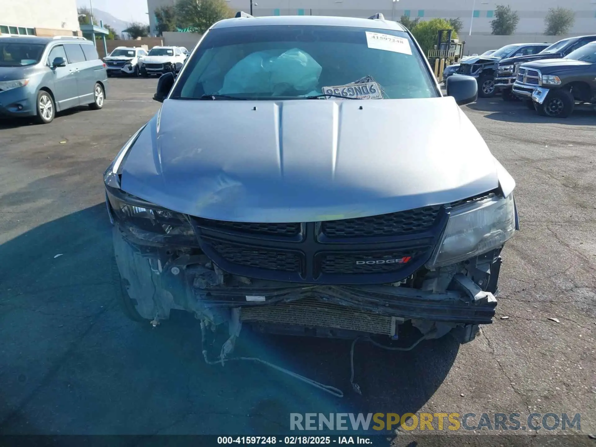 13 Photograph of a damaged car 3C4PDCBB5KT687131 DODGE JOURNEY 2019