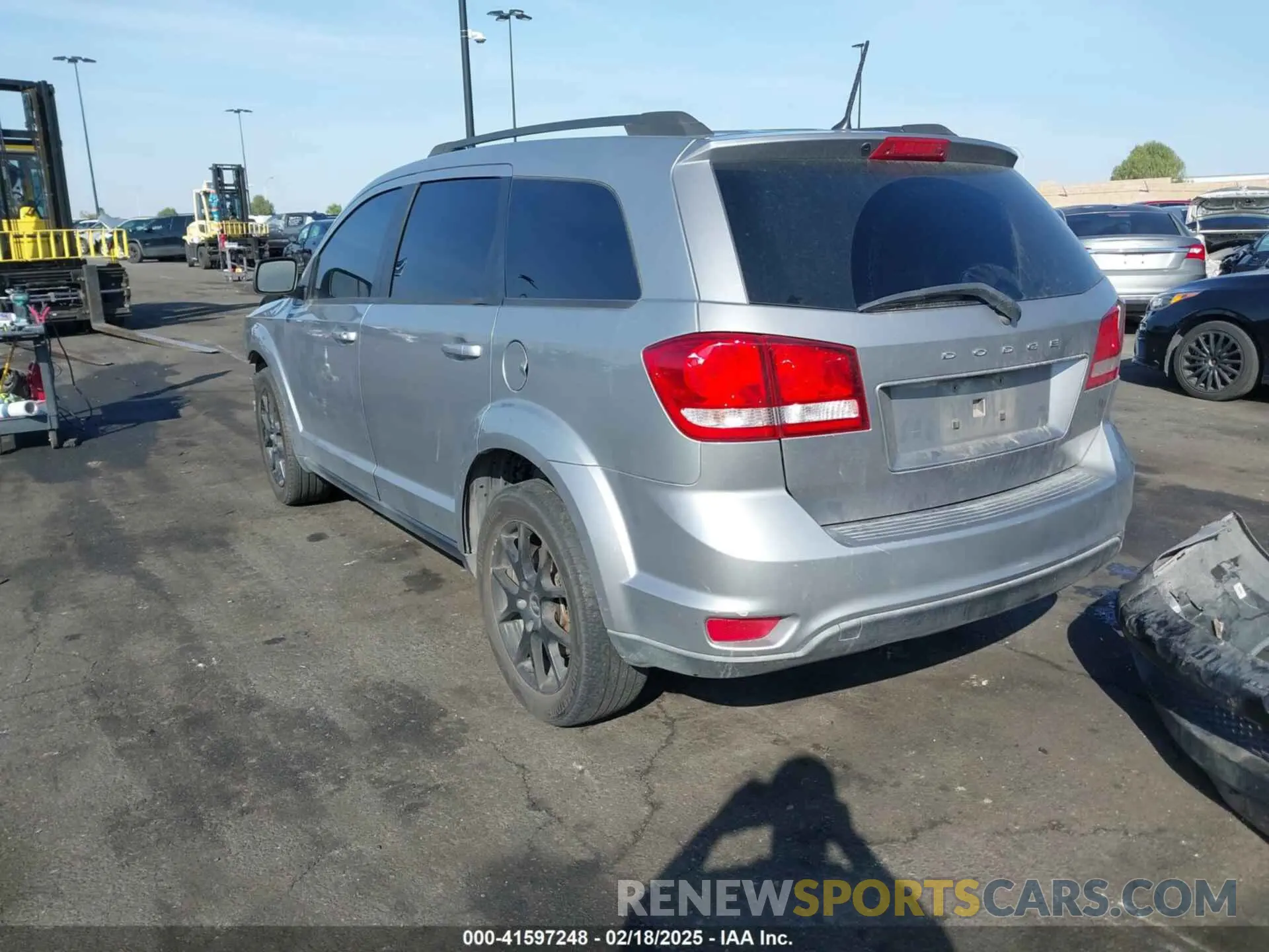 3 Photograph of a damaged car 3C4PDCBB5KT687131 DODGE JOURNEY 2019