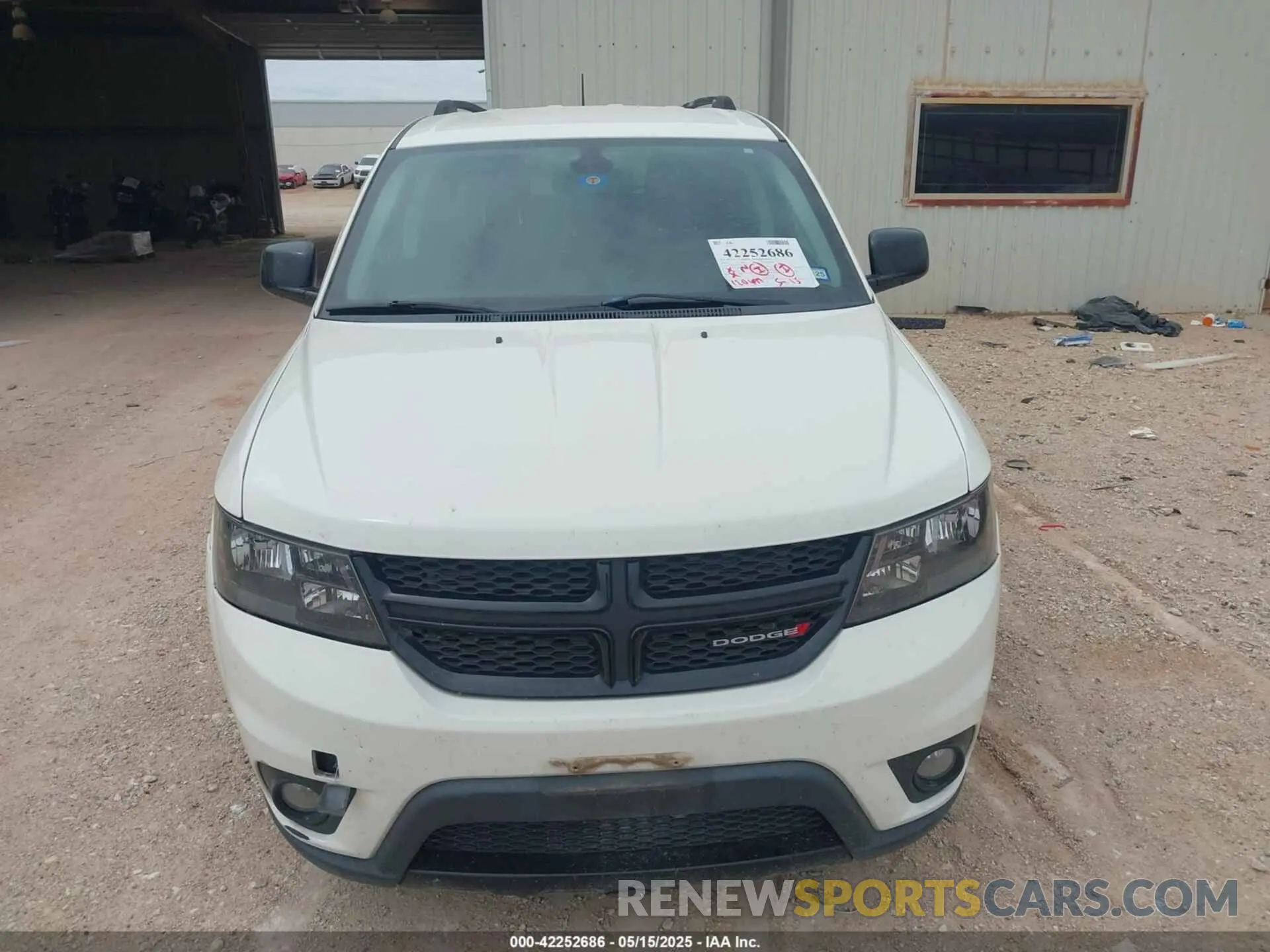 11 Photograph of a damaged car 3C4PDCBB5KT719740 DODGE JOURNEY 2019