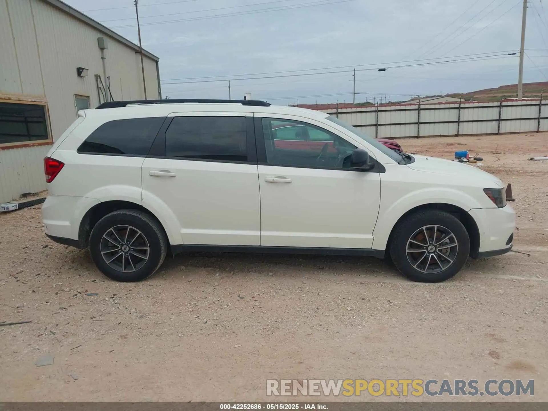 12 Photograph of a damaged car 3C4PDCBB5KT719740 DODGE JOURNEY 2019