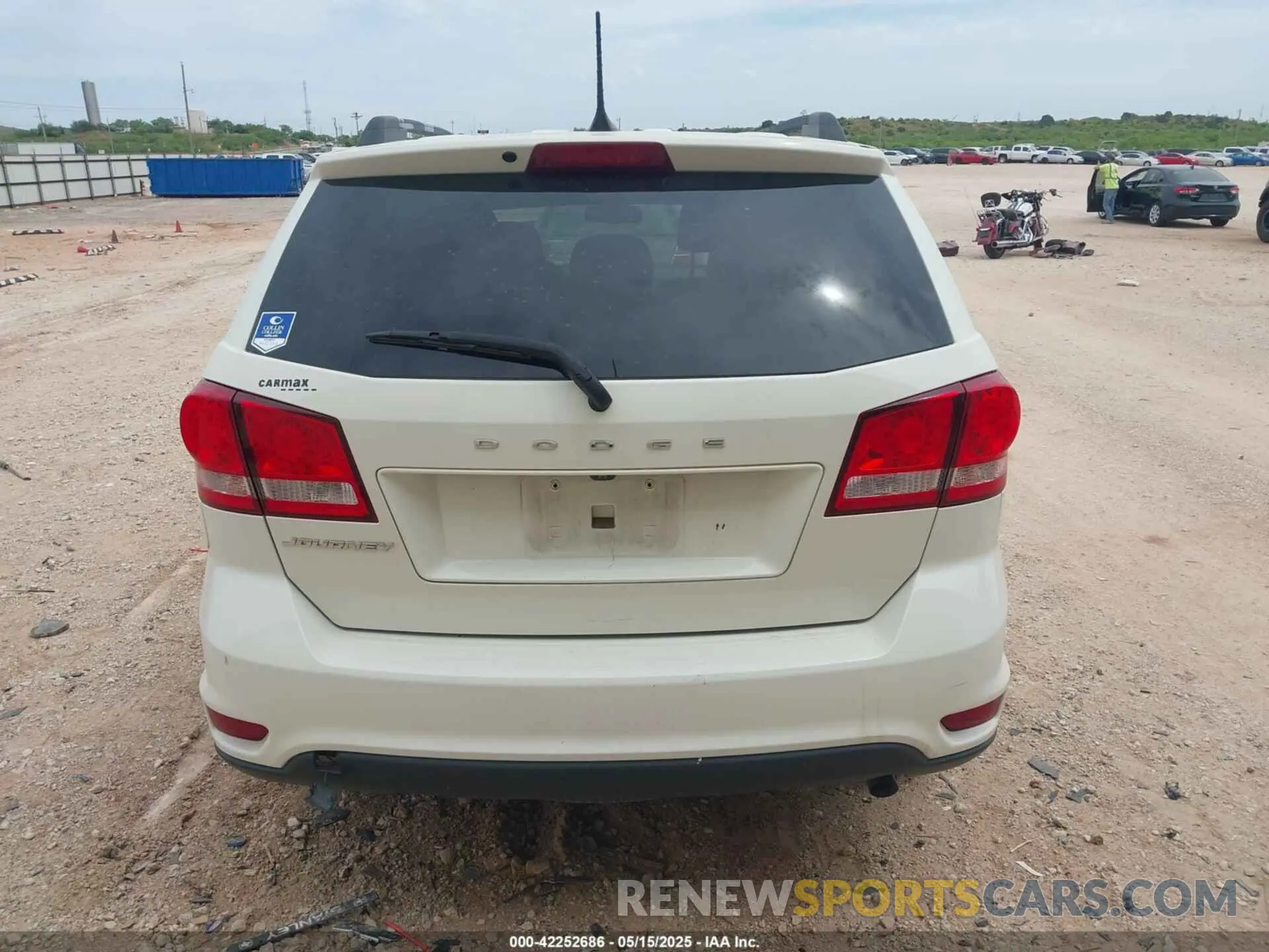 15 Photograph of a damaged car 3C4PDCBB5KT719740 DODGE JOURNEY 2019