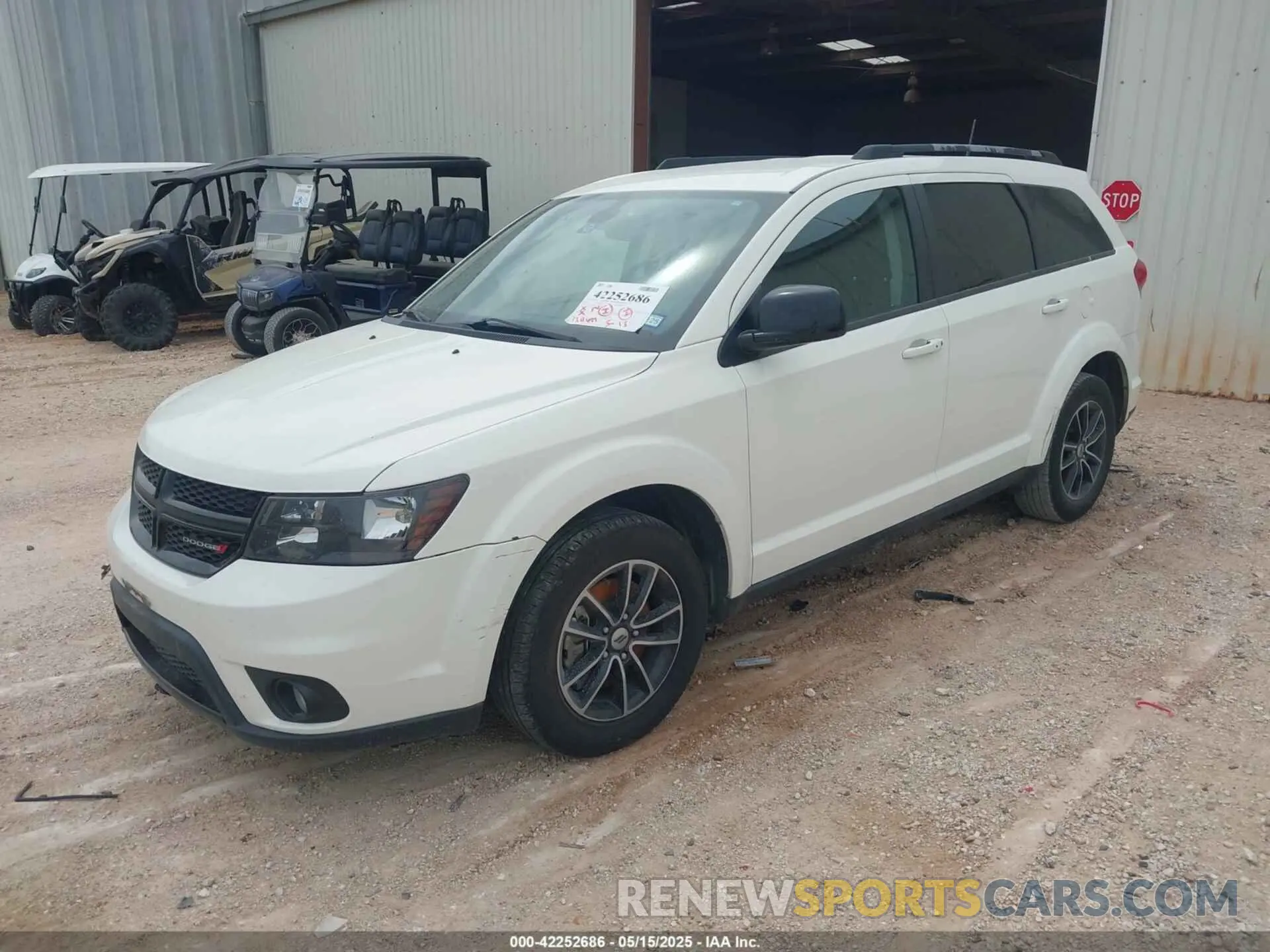 2 Photograph of a damaged car 3C4PDCBB5KT719740 DODGE JOURNEY 2019