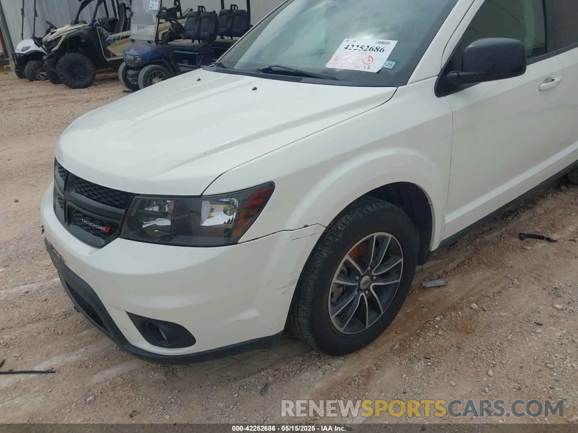 6 Photograph of a damaged car 3C4PDCBB5KT719740 DODGE JOURNEY 2019
