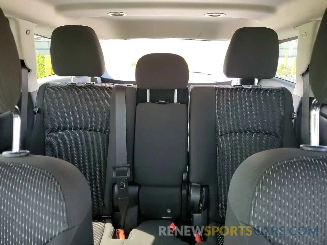 10 Photograph of a damaged car 3C4PDCBB5KT845158 DODGE JOURNEY 2019