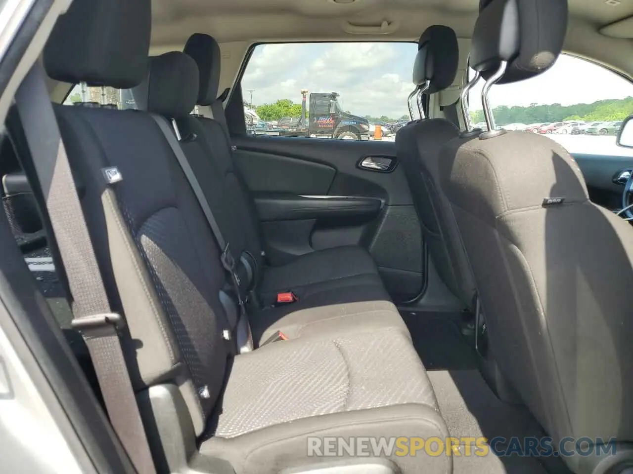 11 Photograph of a damaged car 3C4PDCBB5KT845158 DODGE JOURNEY 2019