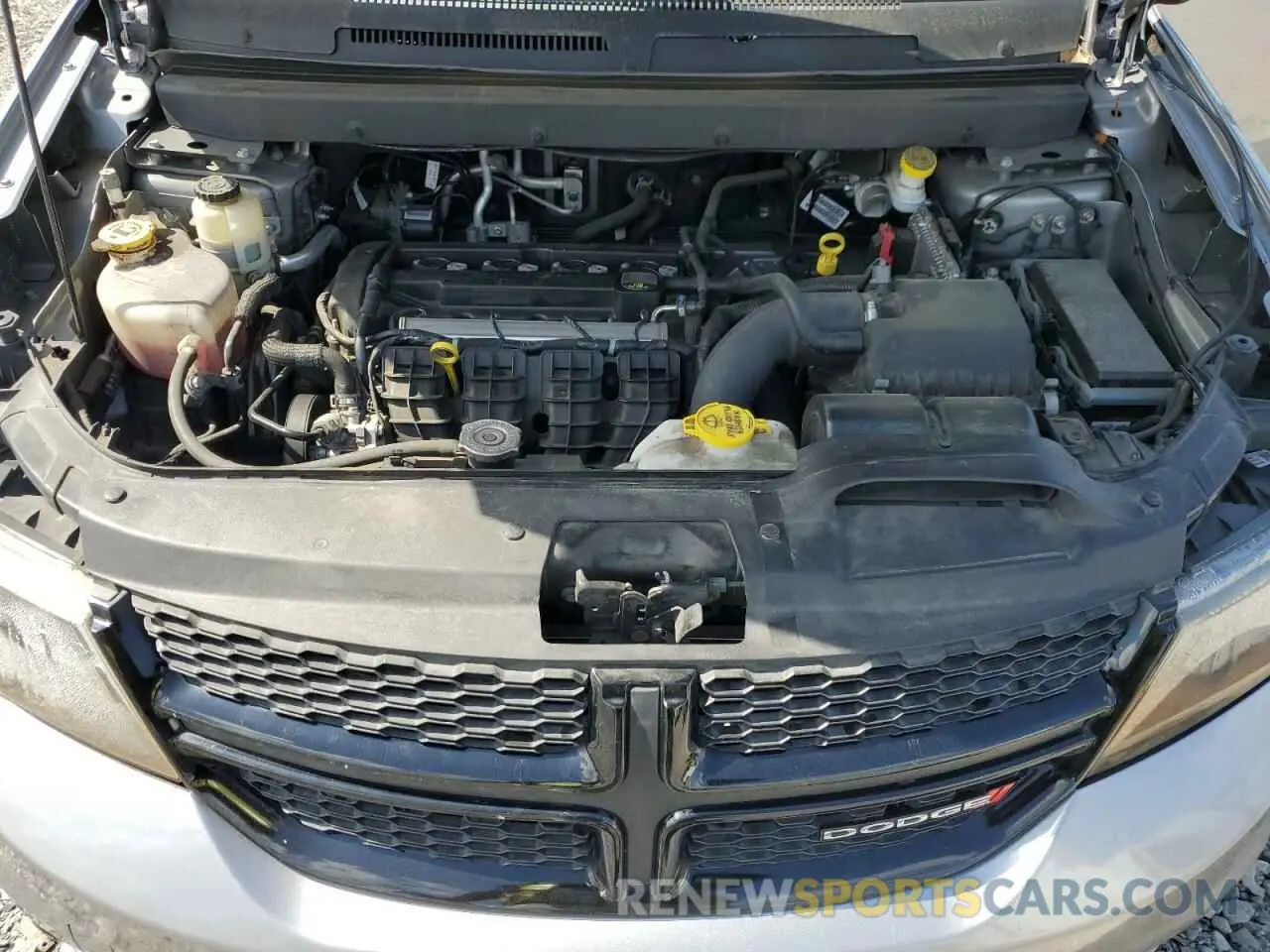 12 Photograph of a damaged car 3C4PDCBB5KT845158 DODGE JOURNEY 2019