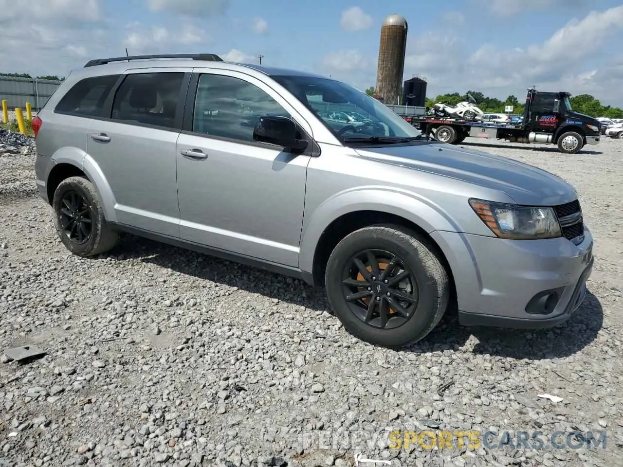 4 Photograph of a damaged car 3C4PDCBB5KT845158 DODGE JOURNEY 2019
