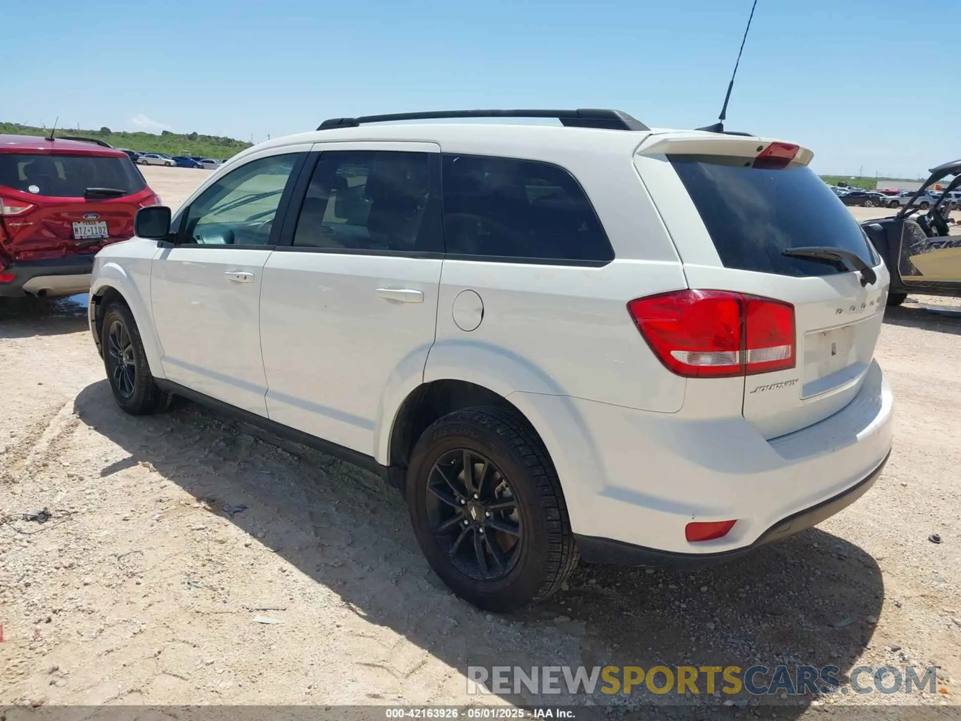 3 Photograph of a damaged car 3C4PDCBB5KT856936 DODGE JOURNEY 2019